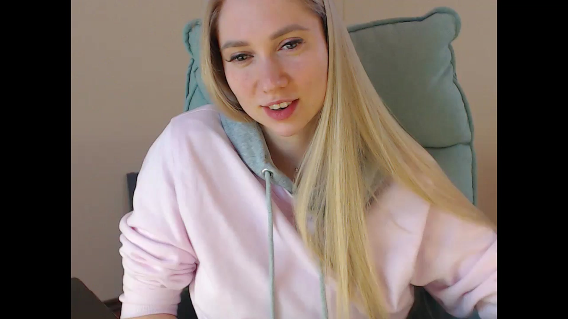 Gallery image thumbnail from Miss_Sylvia's myfreecams stream on, 04/18/2025, 16:48 image 4 of 20