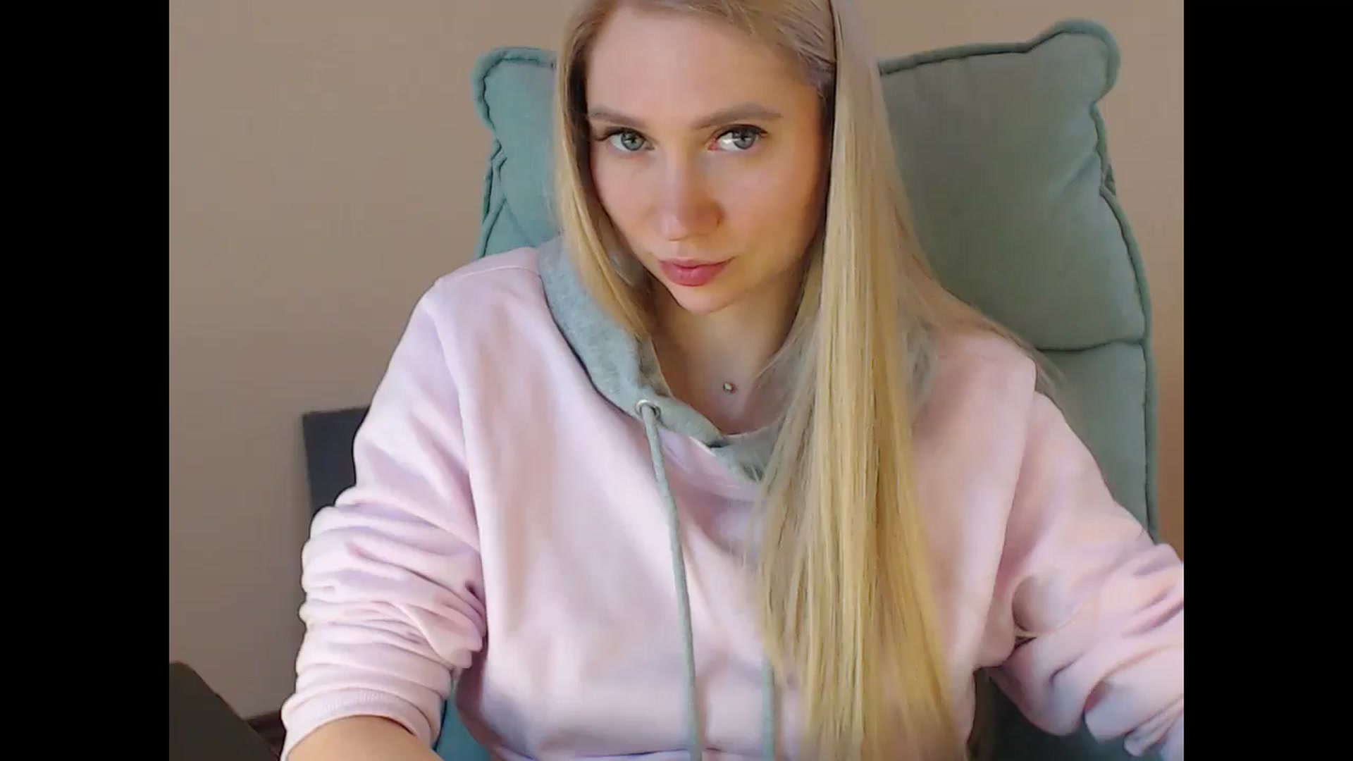 Gallery image thumbnail from Miss_Sylvia's myfreecams stream on, 04/18/2025, 16:48 image 19 of 20