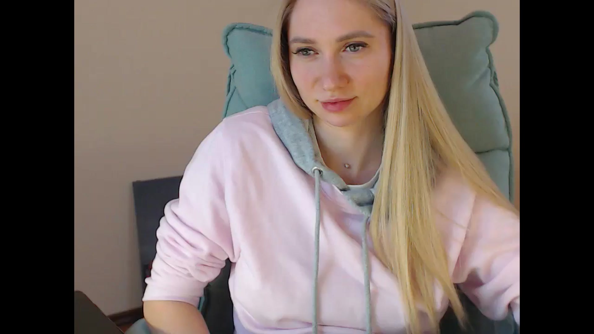 Gallery image thumbnail from Miss_Sylvia's myfreecams stream on, 04/18/2025, 16:48 image 1 of 20