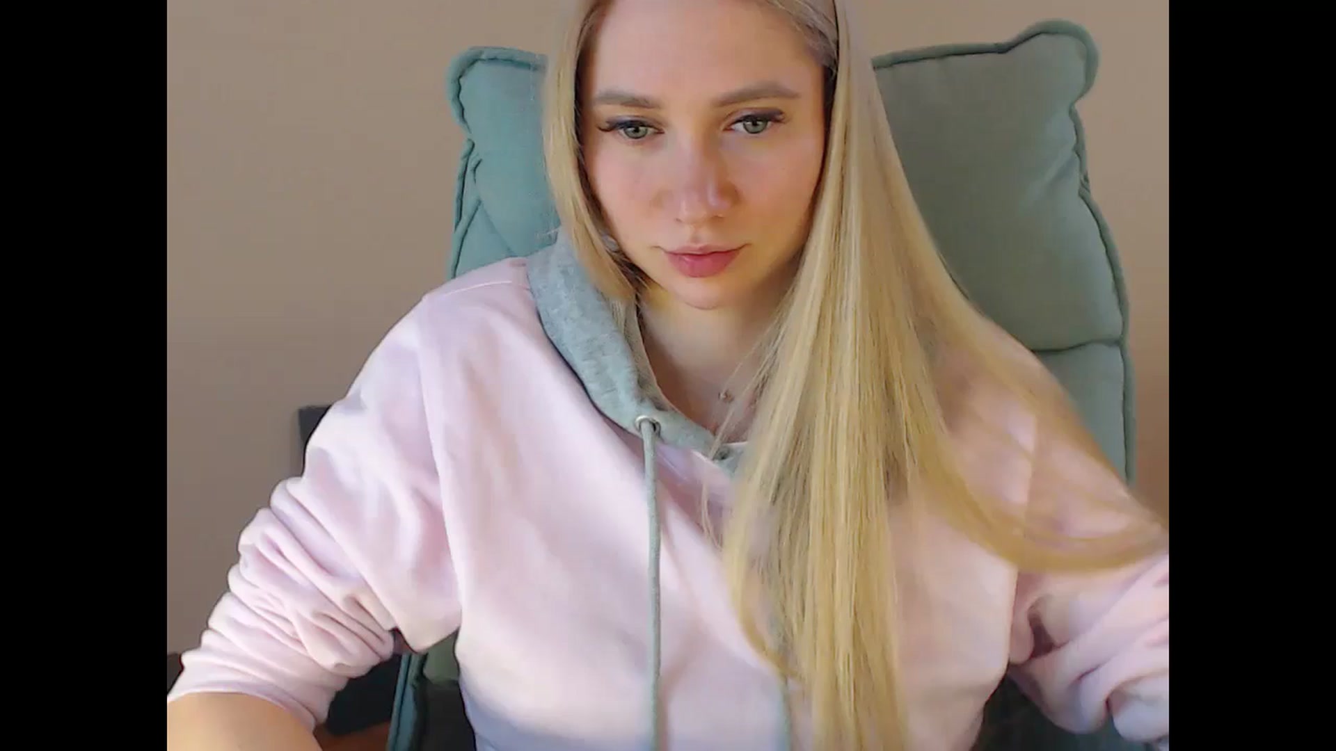 Gallery image thumbnail from Miss_Sylvia's myfreecams stream on, 04/18/2025, 16:48 image 7 of 20