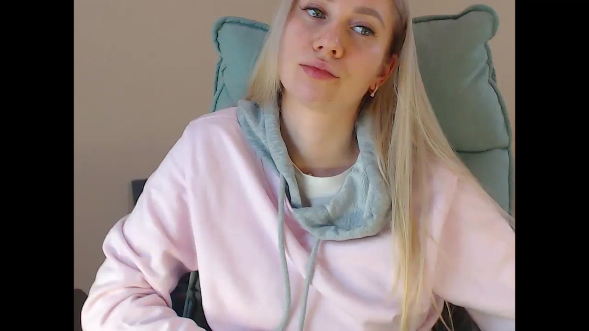 Gallery image thumbnail from Miss_Sylvia's myfreecams stream on, 04/18/2025, 17:36 image 7 of 20