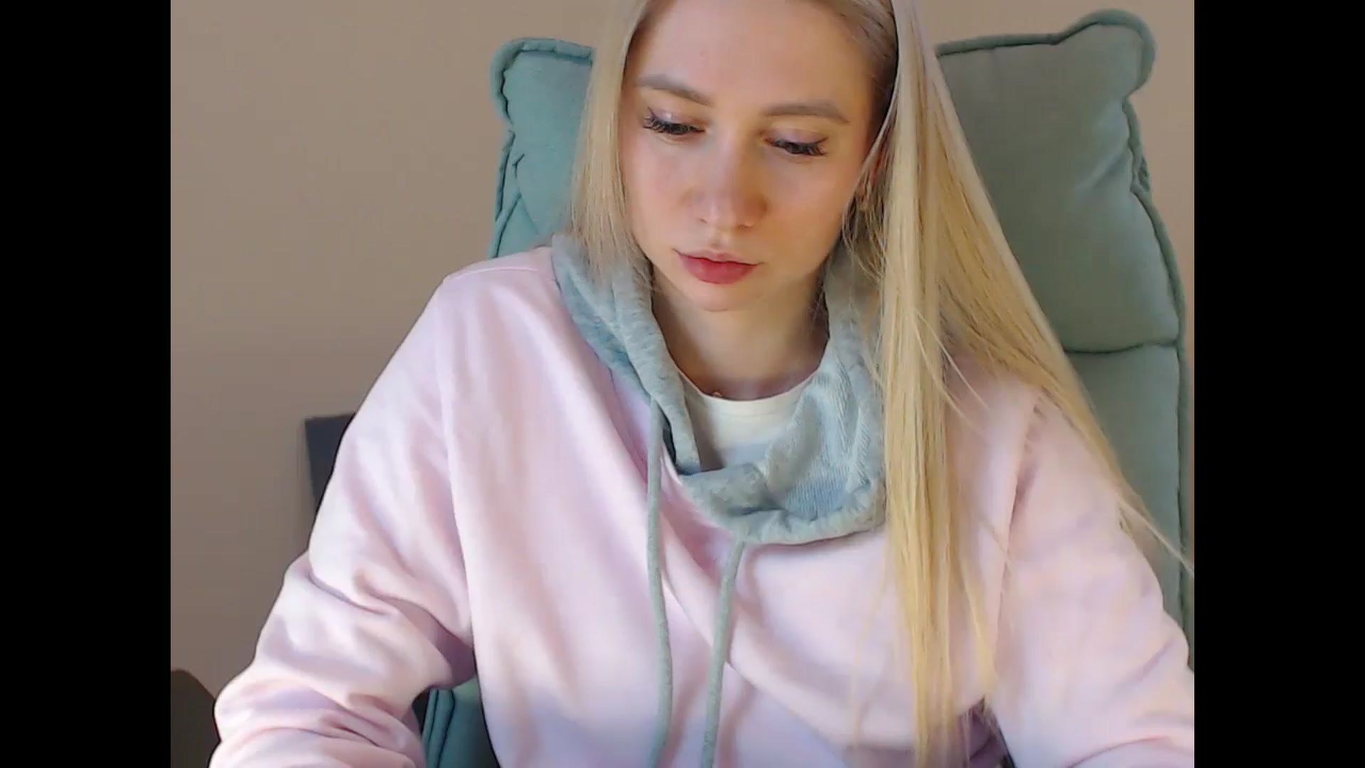 Gallery image thumbnail from Miss_Sylvia's myfreecams stream on, 04/18/2025, 17:36 image 12 of 20