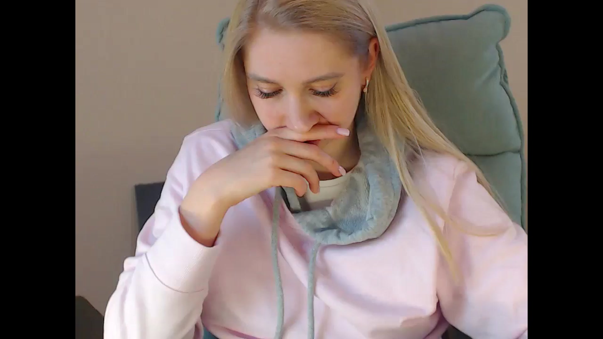 Gallery image thumbnail from Miss_Sylvia's myfreecams stream on, 04/18/2025, 17:36 image 4 of 20