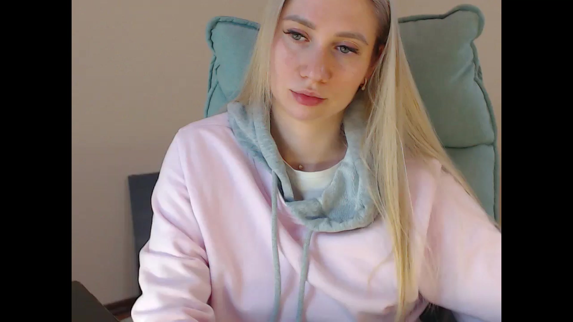 Gallery image thumbnail from Miss_Sylvia's myfreecams stream on, 04/18/2025, 17:36 image 17 of 20