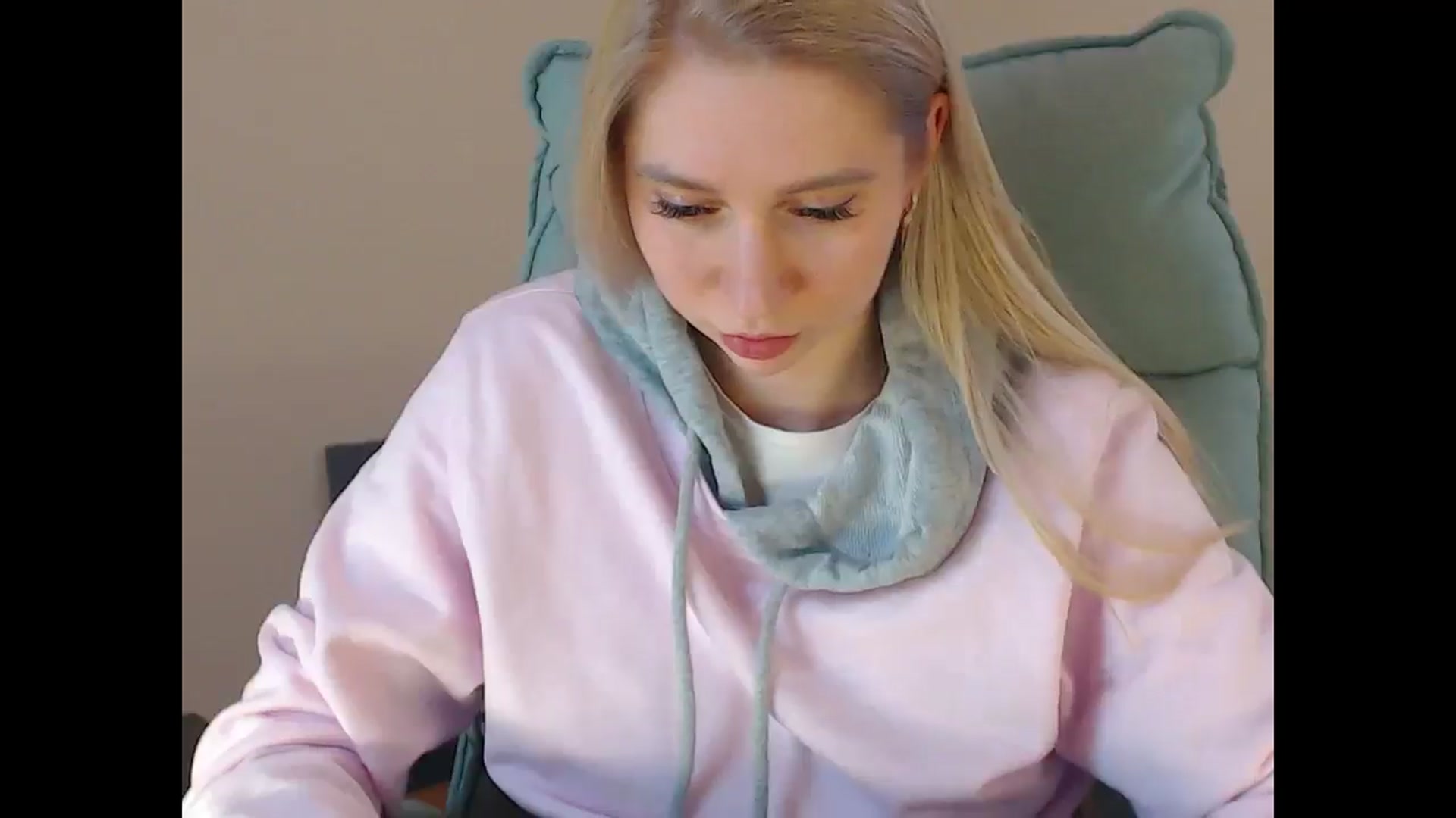 Gallery image thumbnail from Miss_Sylvia's myfreecams stream on, 04/18/2025, 17:36 image 3 of 20