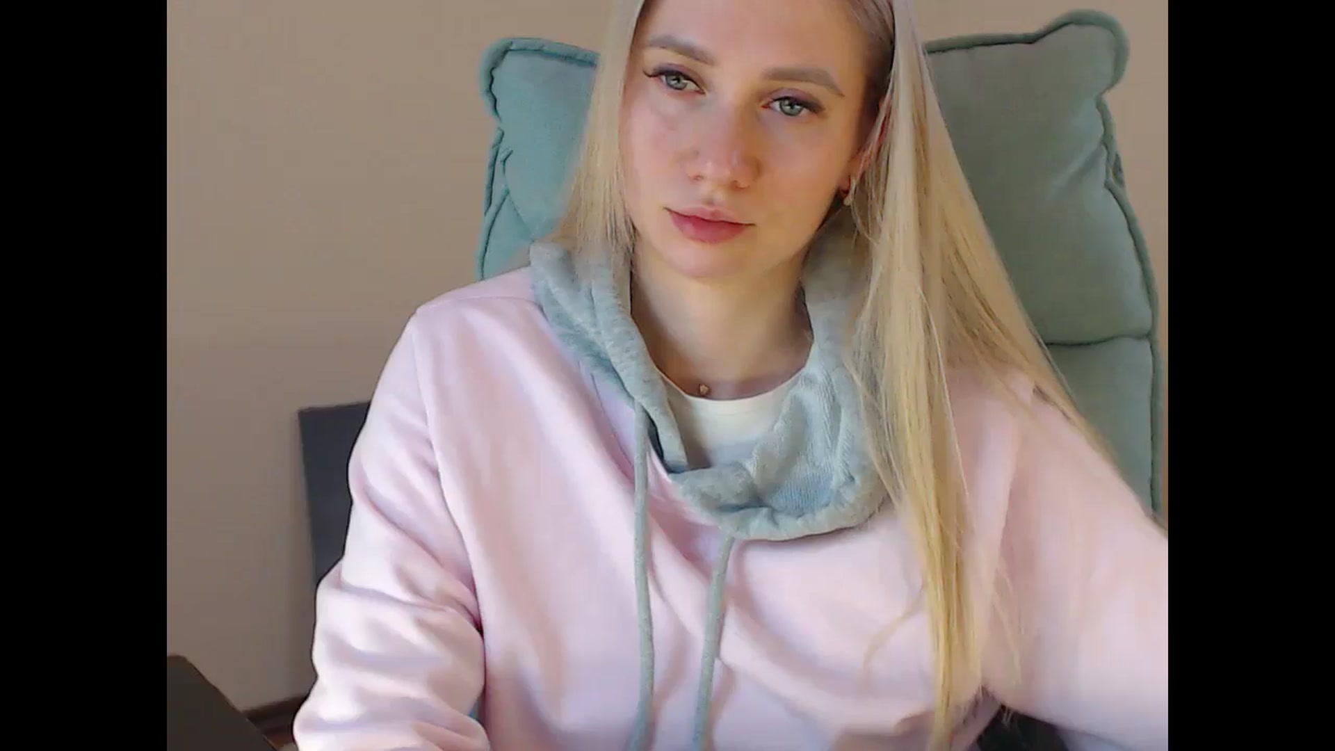 Gallery image thumbnail from Miss_Sylvia's myfreecams stream on, 04/18/2025, 17:36 image 19 of 20