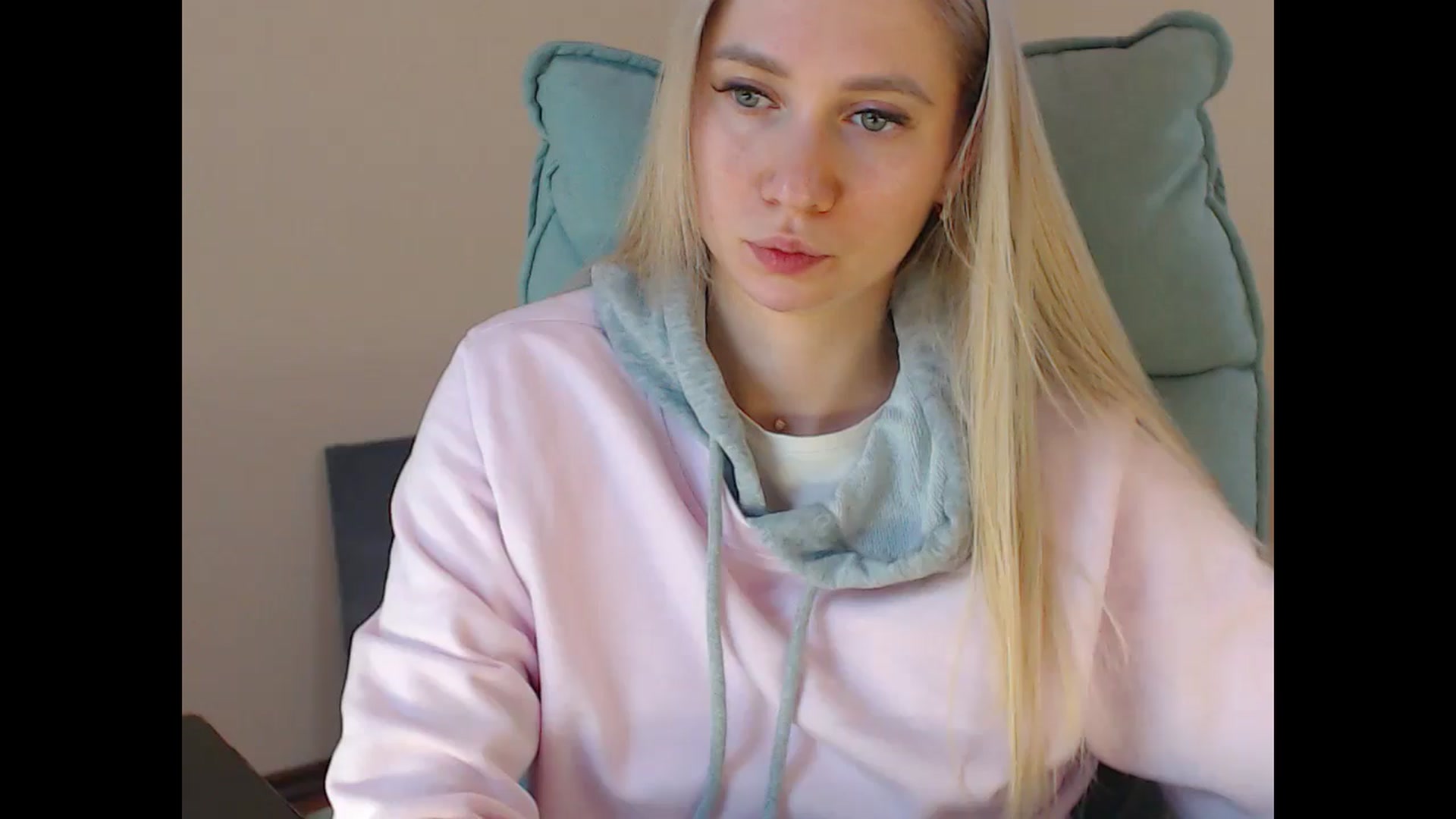 Gallery image thumbnail from Miss_Sylvia's myfreecams stream on, 04/18/2025, 17:36 image 11 of 20