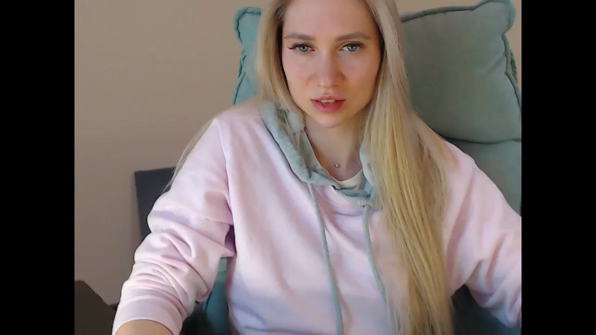 Gallery image thumbnail from Miss_Sylvia's myfreecams stream on, 04/18/2025, 19:01 image 15 of 20