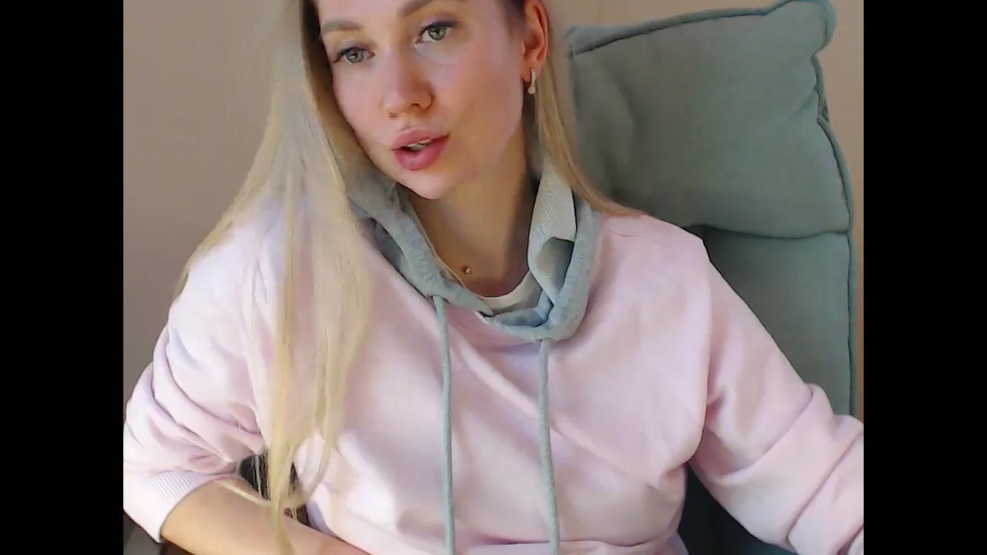 Gallery image thumbnail from Miss_Sylvia's myfreecams stream on, 04/18/2025, 19:01 image 4 of 20