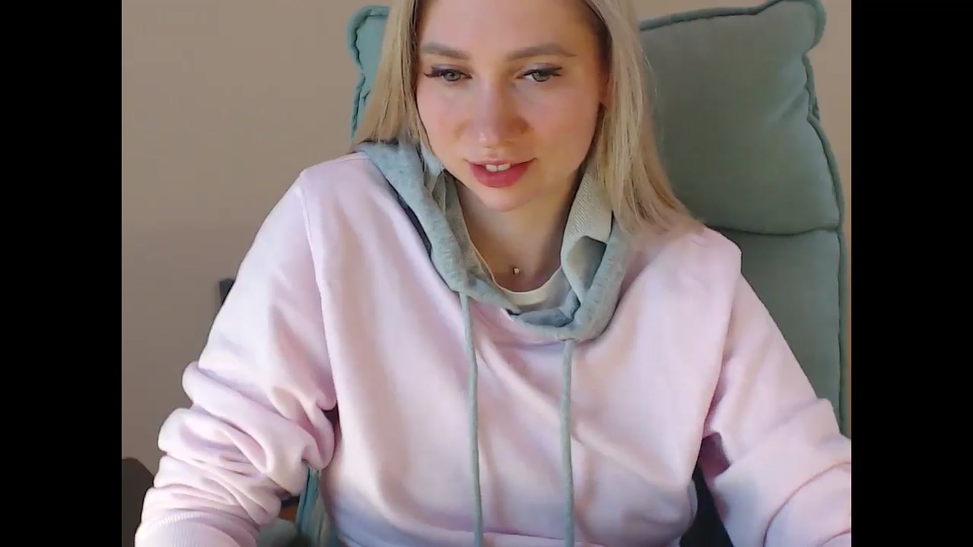 Gallery image thumbnail from Miss_Sylvia's myfreecams stream on, 04/18/2025, 19:01 image 6 of 20