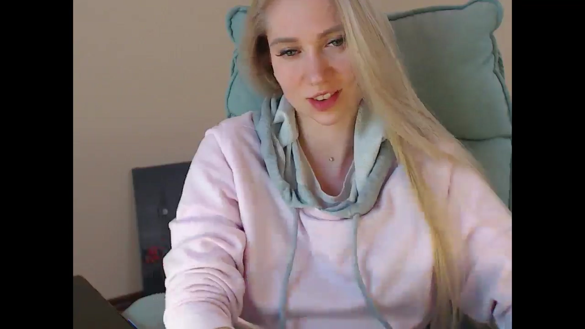 Gallery image thumbnail from Miss_Sylvia's myfreecams stream on, 04/18/2025, 19:01 image 17 of 20