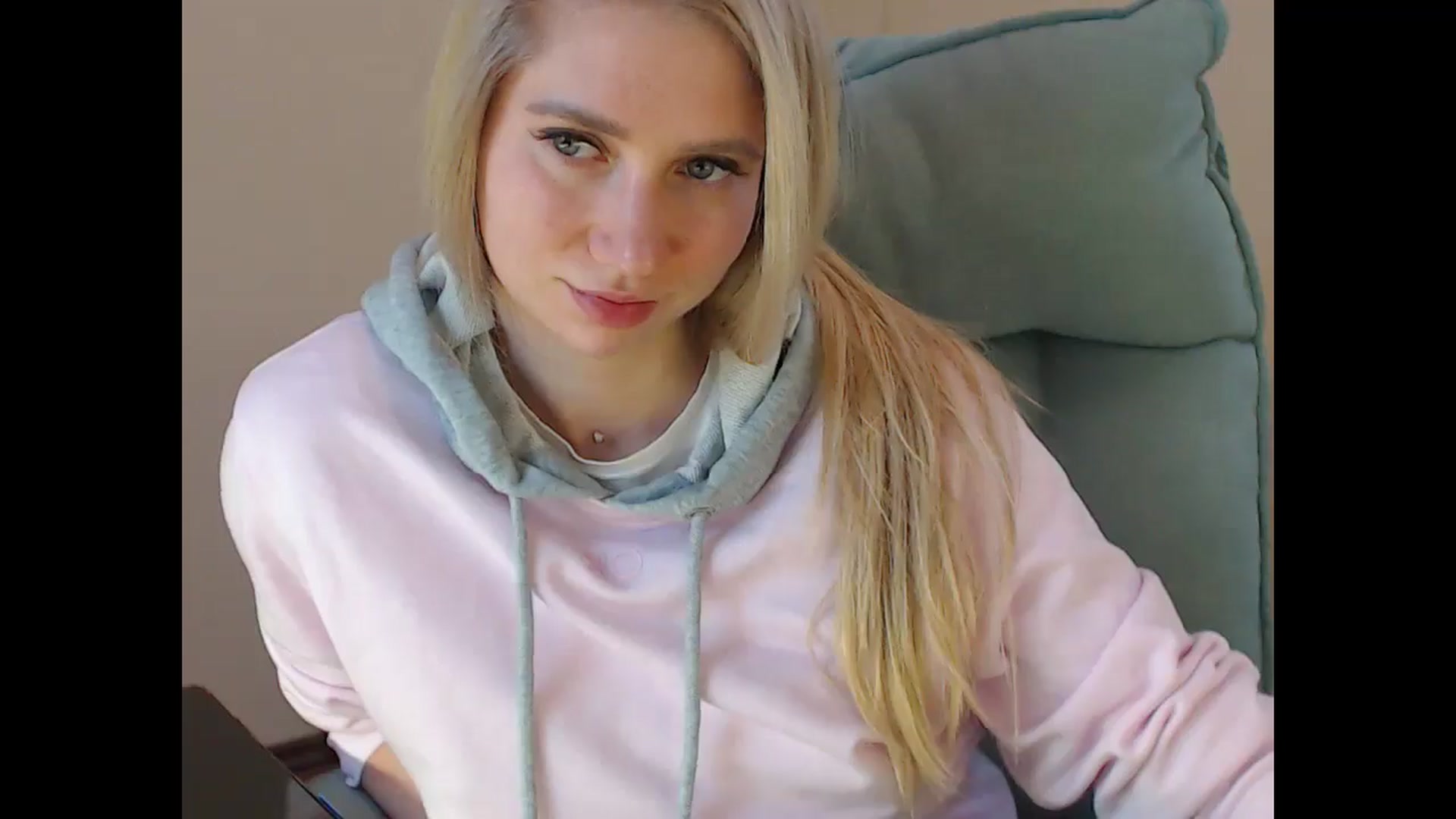 Gallery image thumbnail from Miss_Sylvia's myfreecams stream on, 04/18/2025, 19:01 image 20 of 20