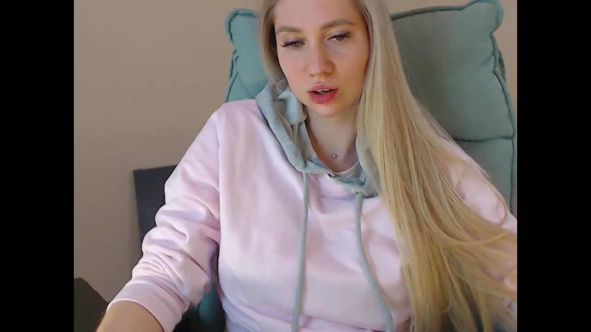 Gallery image thumbnail from Miss_Sylvia's myfreecams stream on, 04/18/2025, 19:01 image 12 of 20