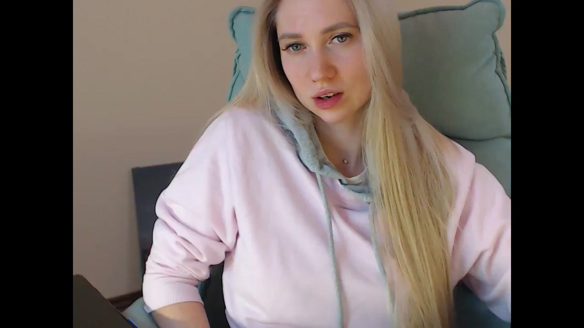 Gallery image thumbnail from Miss_Sylvia's myfreecams stream on, 04/18/2025, 19:01 image 16 of 20
