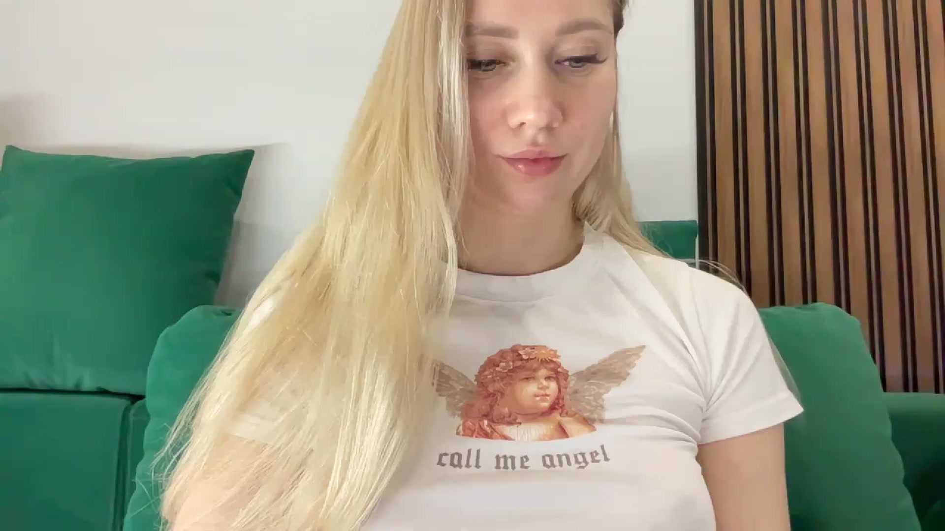 Gallery image thumbnail from Miss_Sylvia's myfreecams stream on, 04/19/2025, 18:40 image 4 of 20