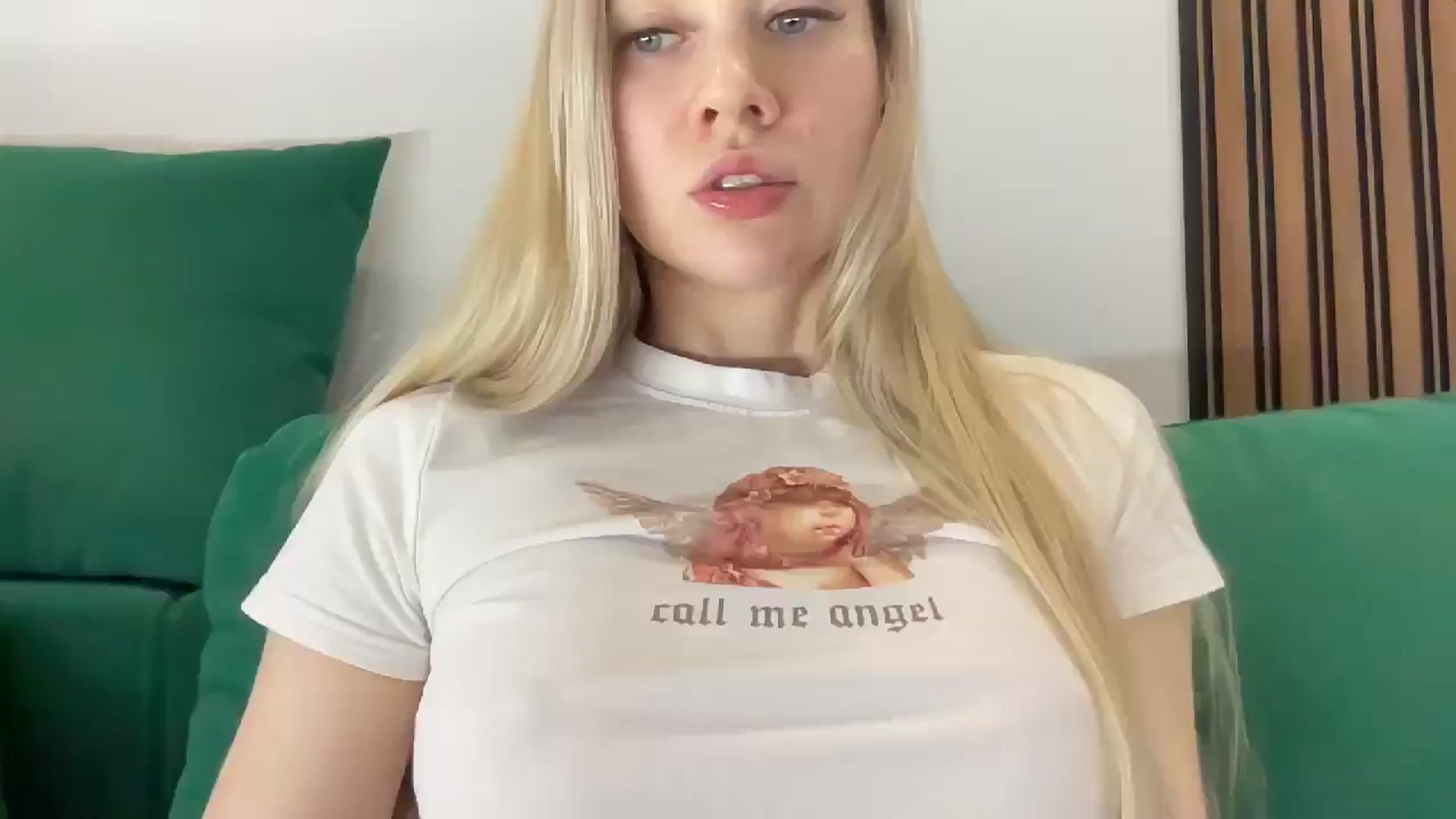 Gallery image thumbnail from Miss_Sylvia's myfreecams stream on, 04/19/2025, 19:44 image 5 of 20
