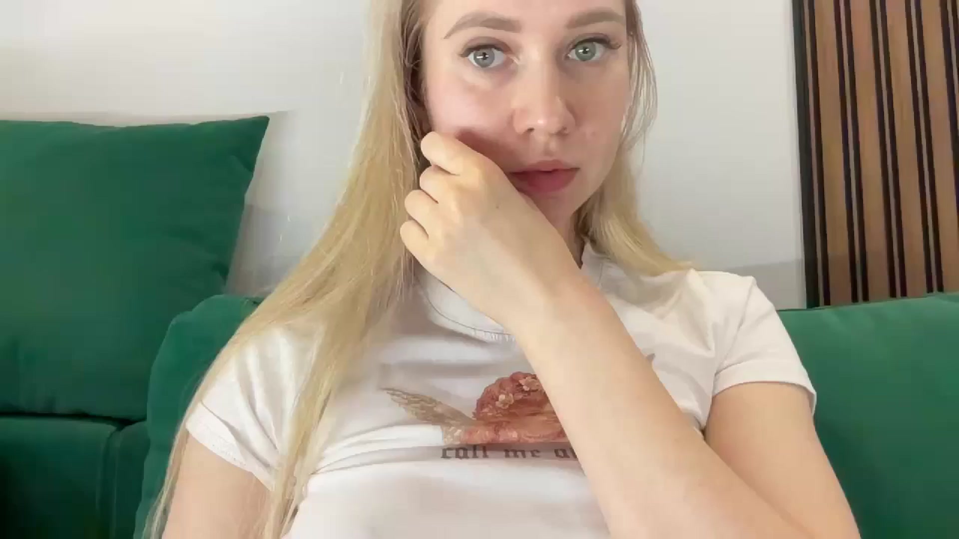 Gallery image thumbnail from Miss_Sylvia's myfreecams stream on, 04/19/2025, 21:31 image 18 of 20