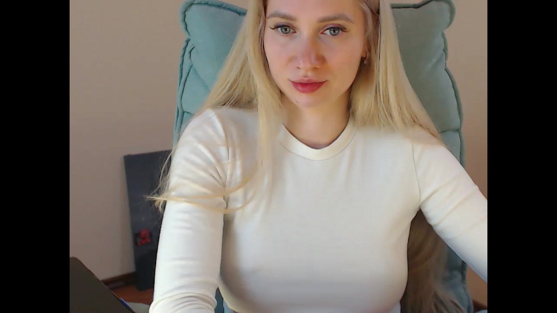 Gallery image thumbnail from Miss_Sylvia's myfreecams stream on, 04/21/2025, 19:32 image 1 of 20