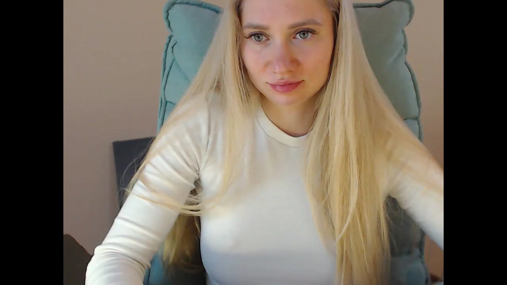 Gallery image thumbnail from Miss_Sylvia's myfreecams stream on, 04/21/2025, 19:32 image 9 of 20