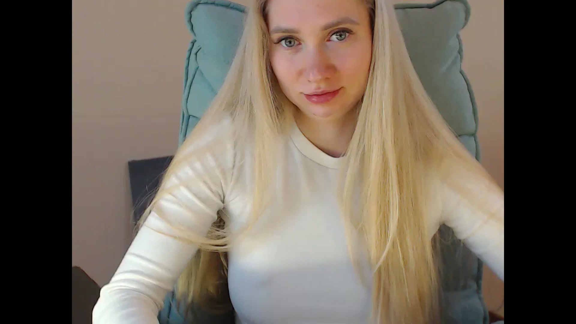 Gallery image thumbnail from Miss_Sylvia's myfreecams stream on, 04/21/2025, 19:32 image 11 of 20