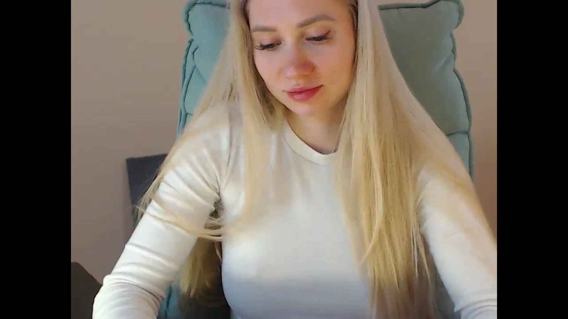 Gallery image thumbnail from Miss_Sylvia's myfreecams stream on, 04/21/2025, 19:32 image 8 of 20