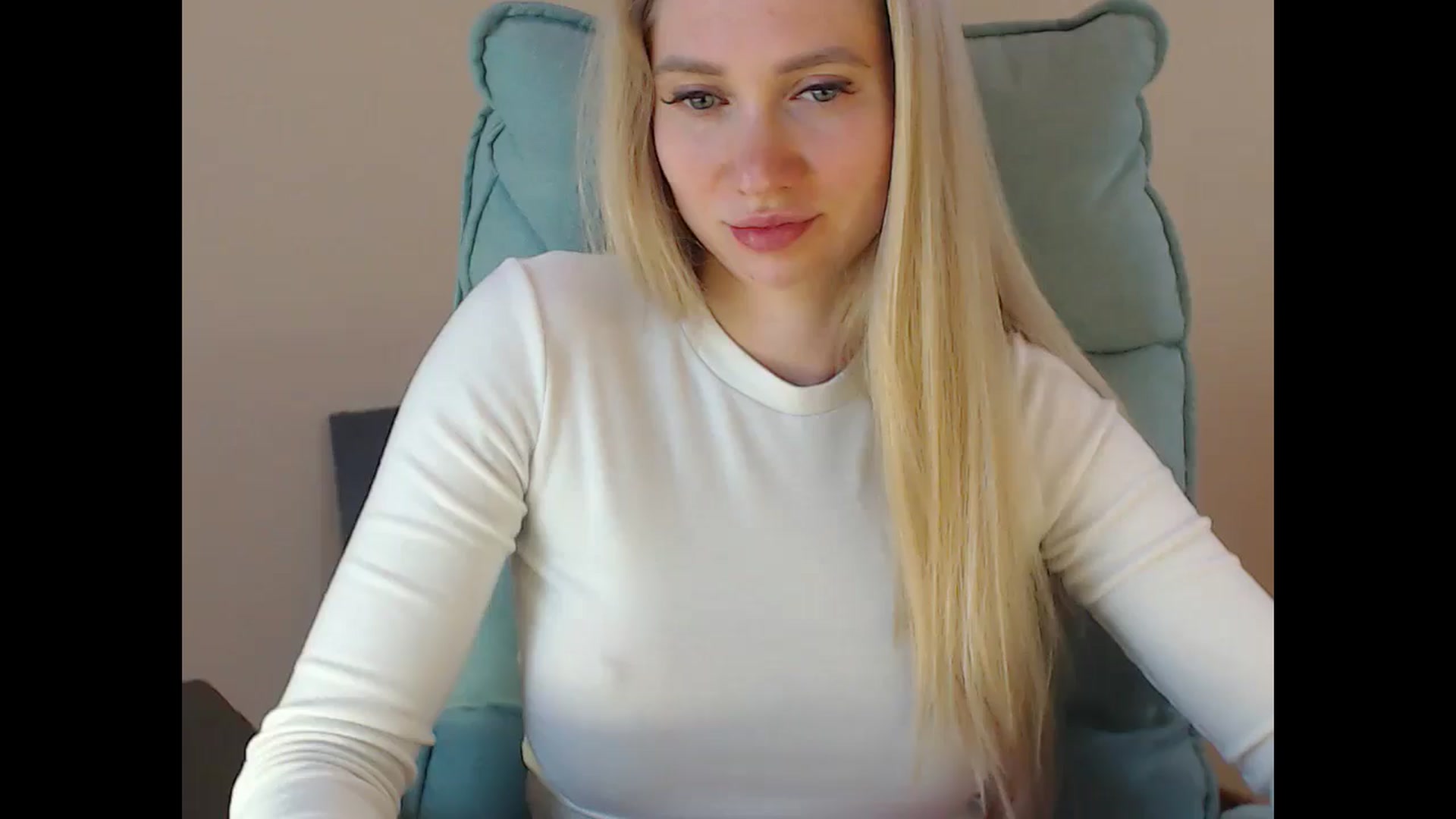 Gallery image thumbnail from Miss_Sylvia's myfreecams stream on, 04/21/2025, 20:13 image 1 of 20