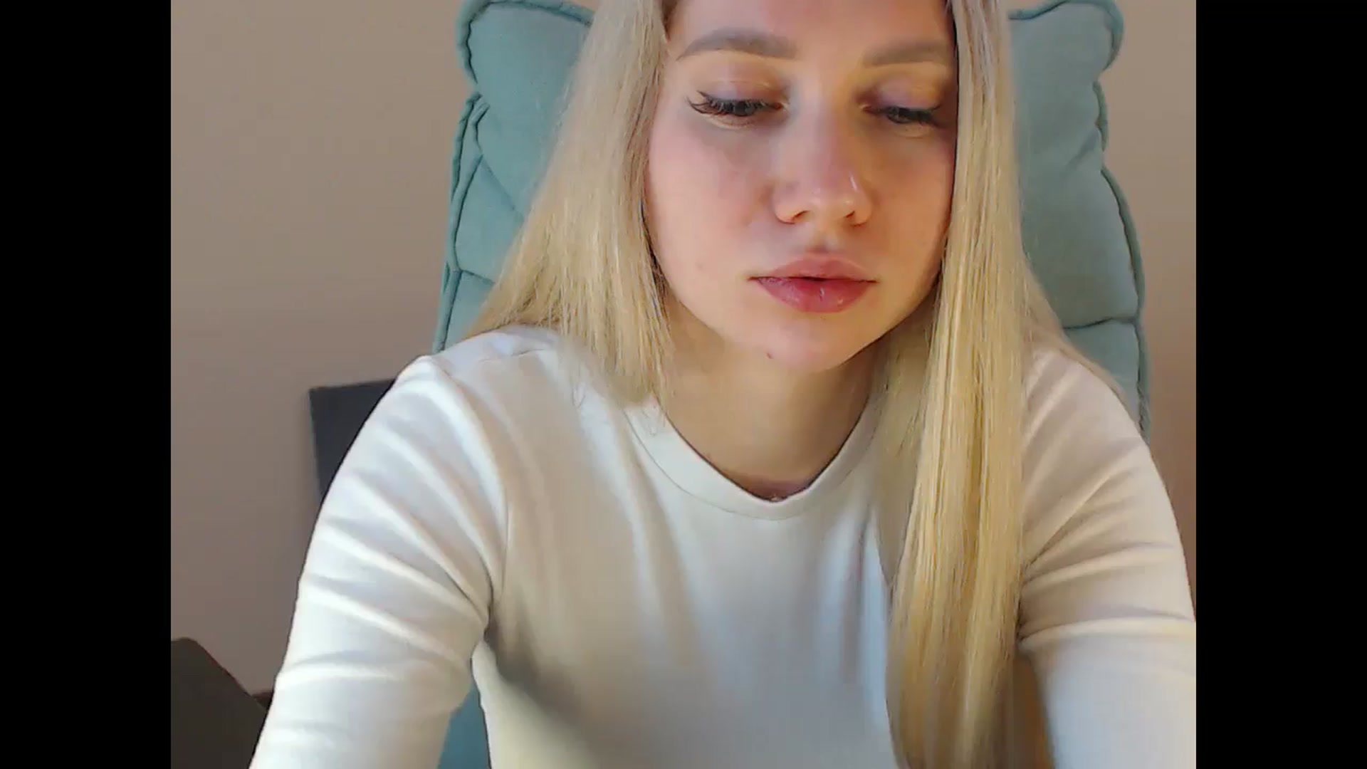 Gallery image thumbnail from Miss_Sylvia's myfreecams stream on, 04/21/2025, 20:13 image 7 of 20