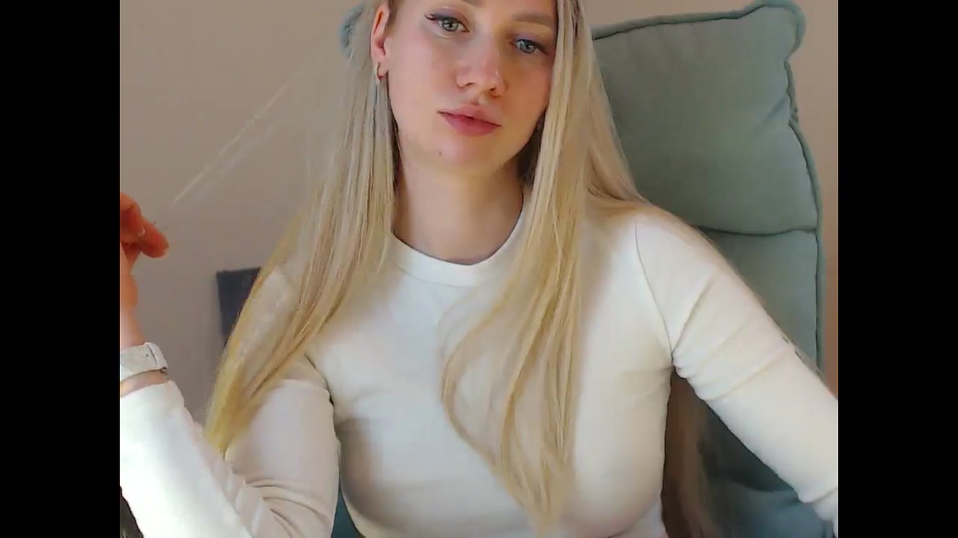 Gallery image thumbnail from Miss_Sylvia's myfreecams stream on, 04/21/2025, 20:13 image 13 of 20
