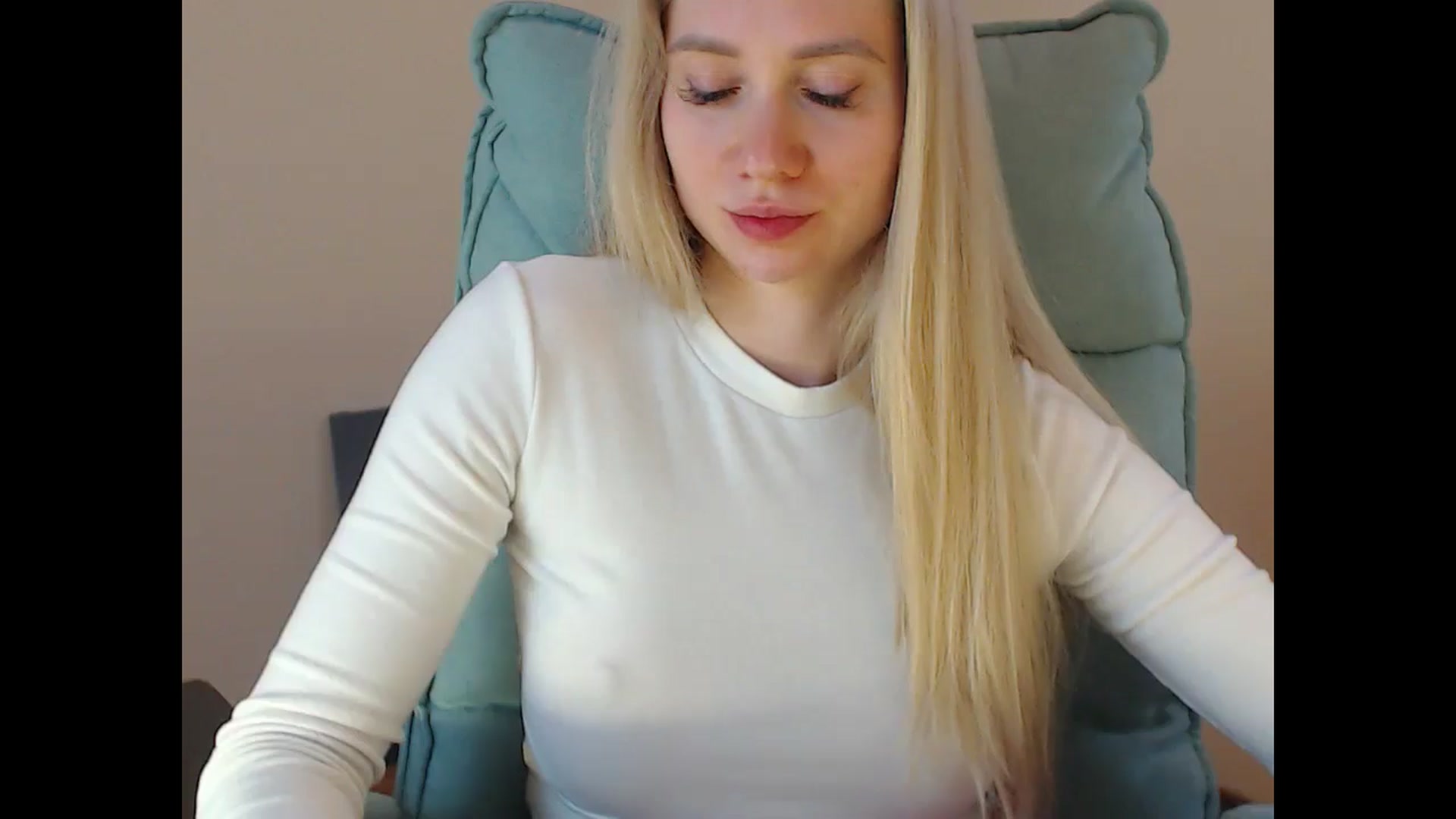 Gallery image thumbnail from Miss_Sylvia's myfreecams stream on, 04/21/2025, 20:13 image 3 of 20