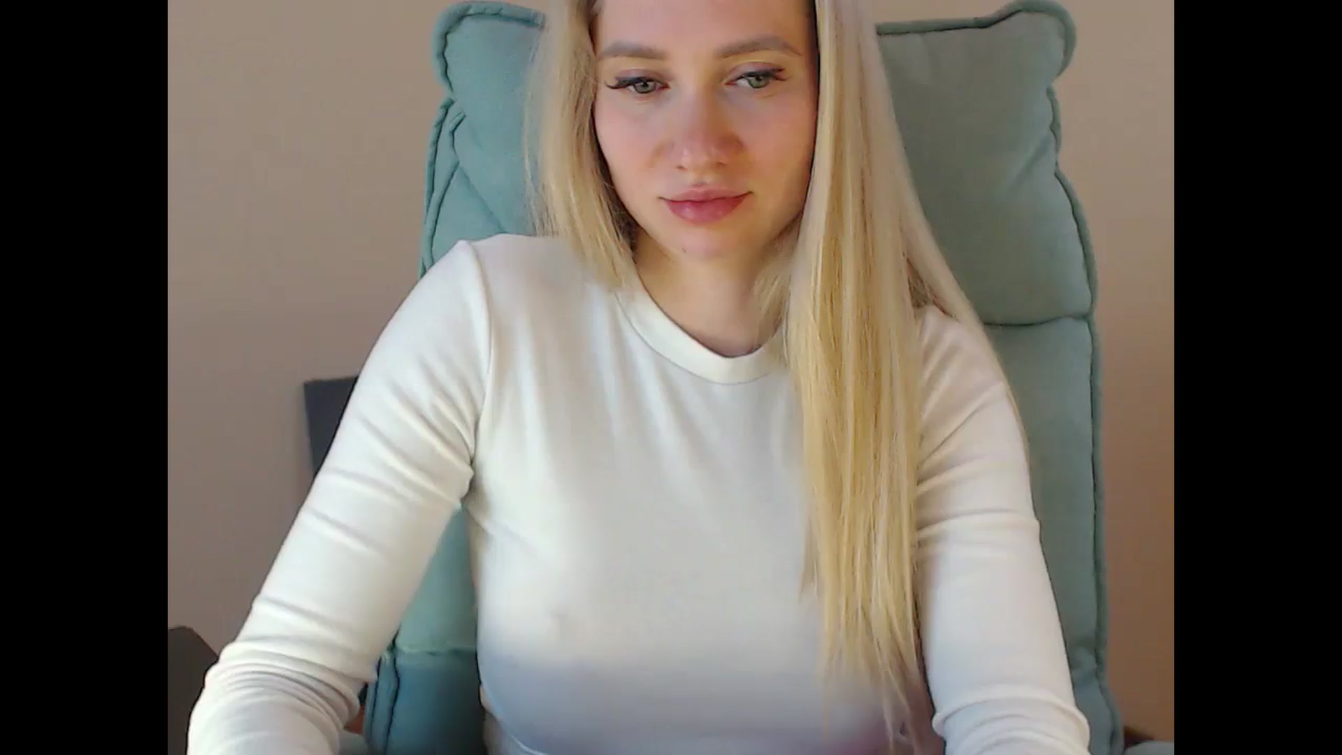 Gallery image thumbnail from Miss_Sylvia's myfreecams stream on, 04/21/2025, 20:13 image 2 of 20