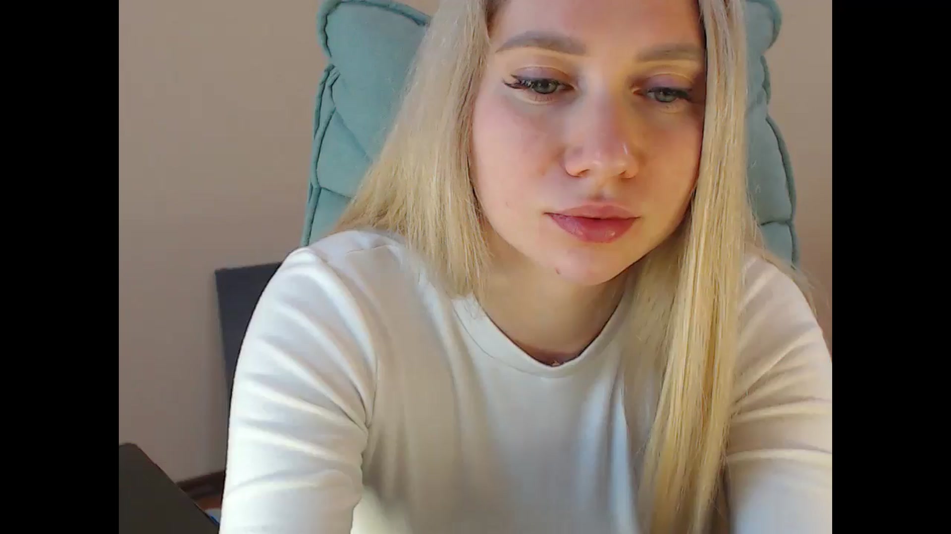 Gallery image thumbnail from Miss_Sylvia's myfreecams stream on, 04/21/2025, 20:13 image 6 of 20