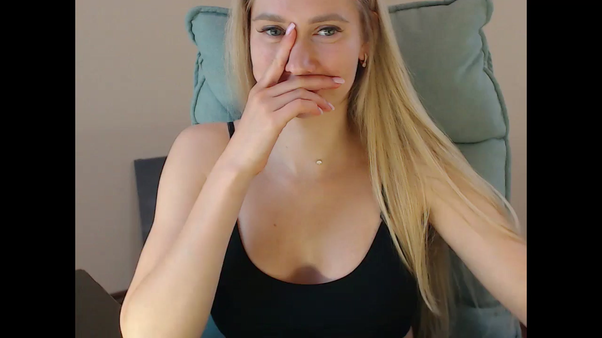 Gallery image thumbnail from Miss_Sylvia's myfreecams stream on, 04/22/2025, 15:21 image 11 of 20