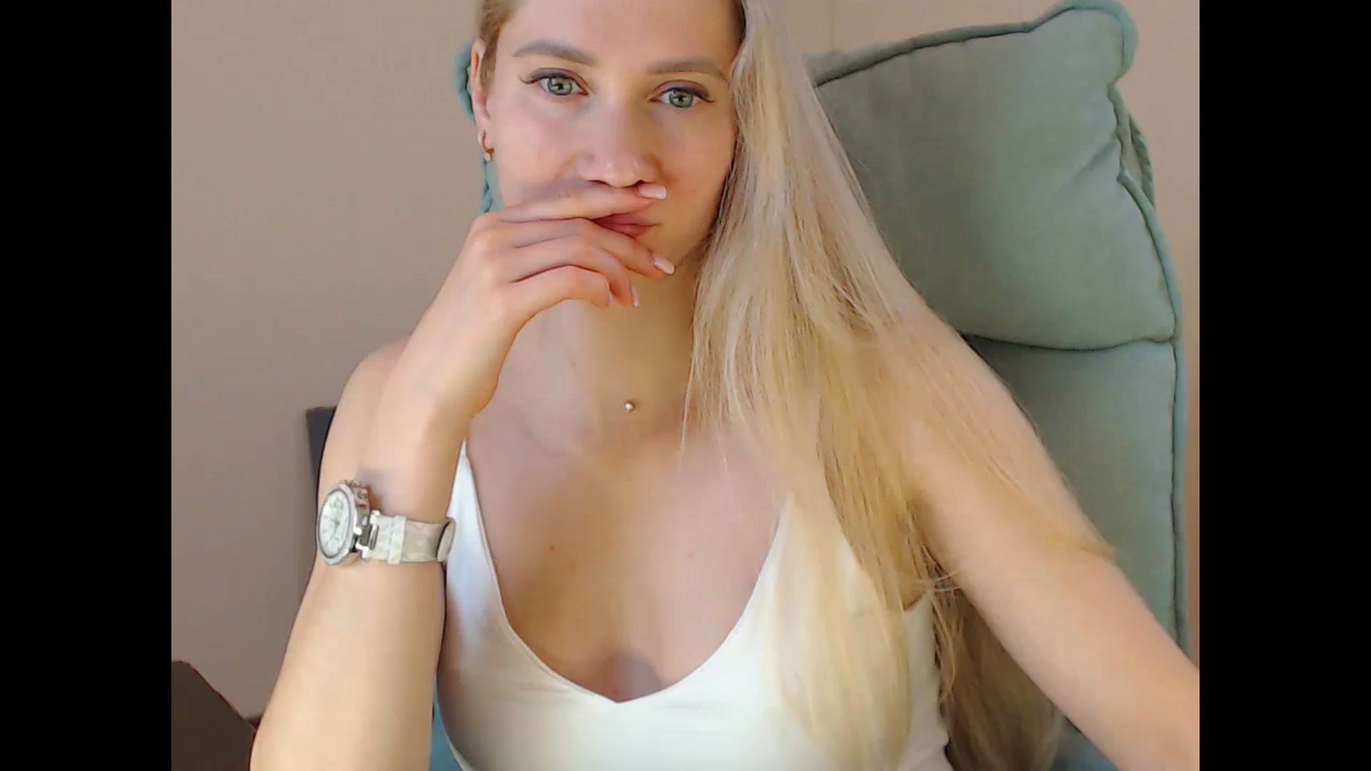 Gallery image thumbnail from Miss_Sylvia's myfreecams stream on, 04/24/2025, 17:32 image 15 of 20