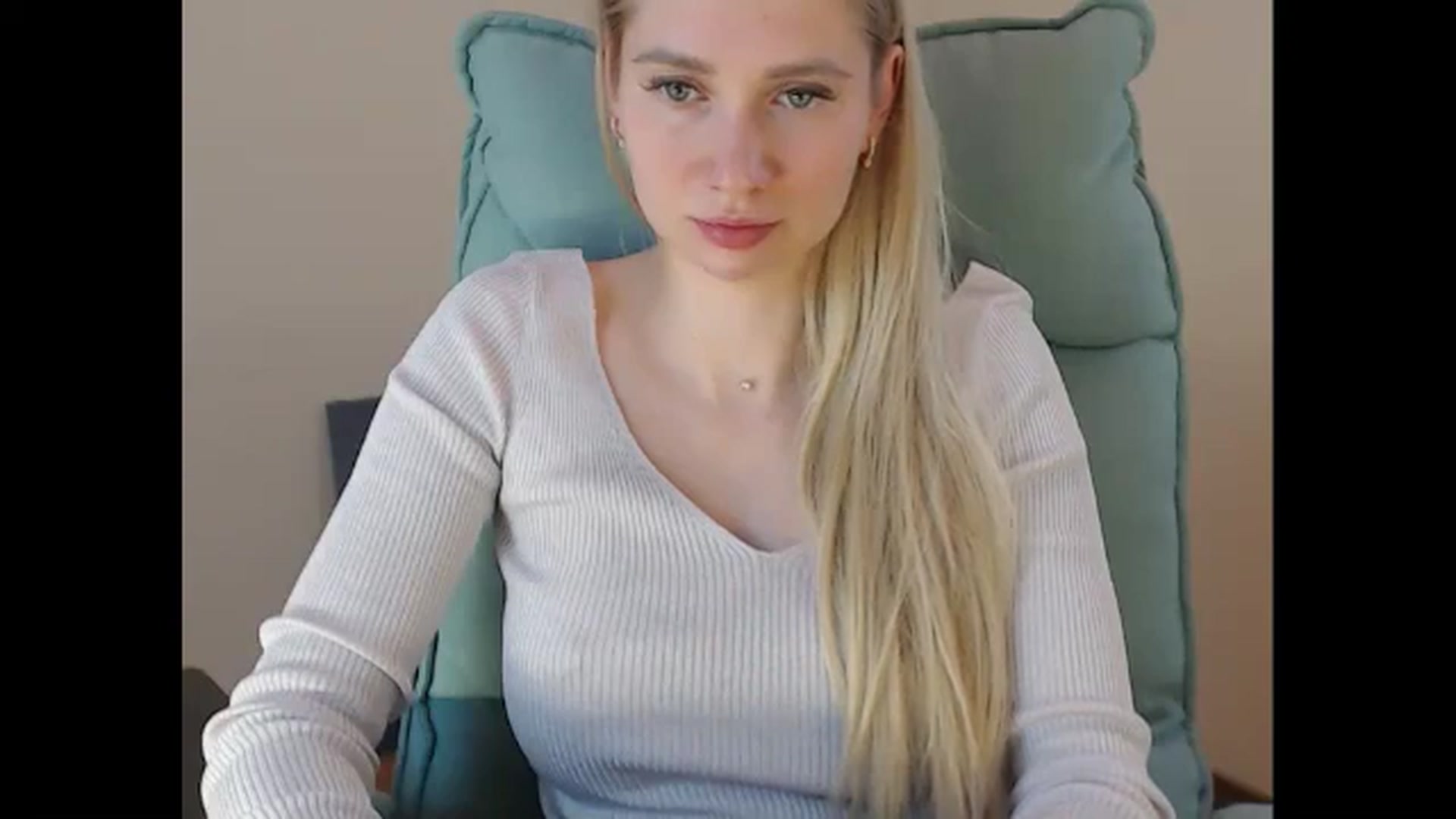 Gallery image thumbnail from Miss_Sylvia's myfreecams stream on, 04/29/2025, 19:25 image 4 of 20