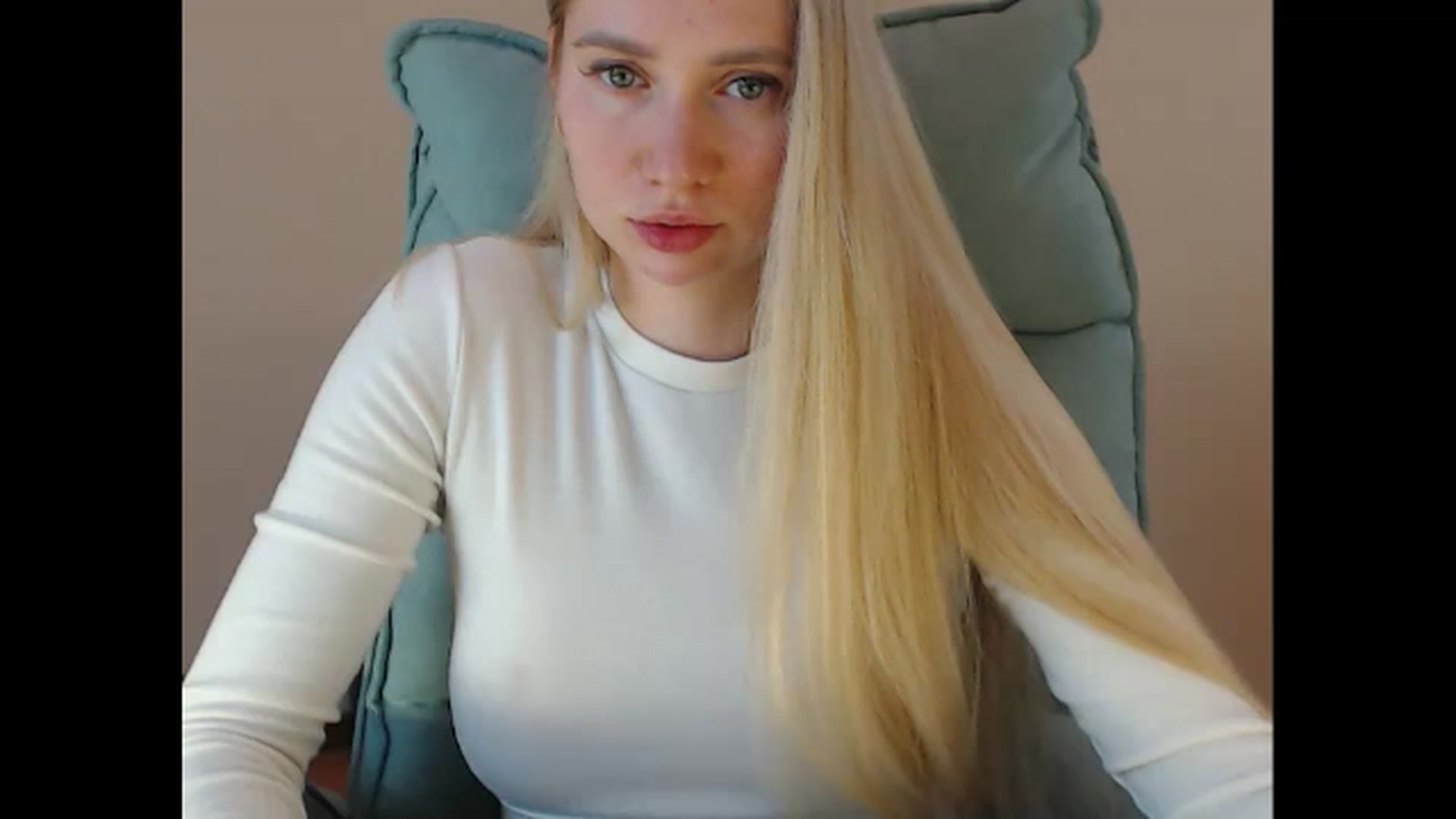 Gallery image thumbnail from Miss_Sylvia's myfreecams stream on, 05/01/2025, 14:26 image 6 of 20