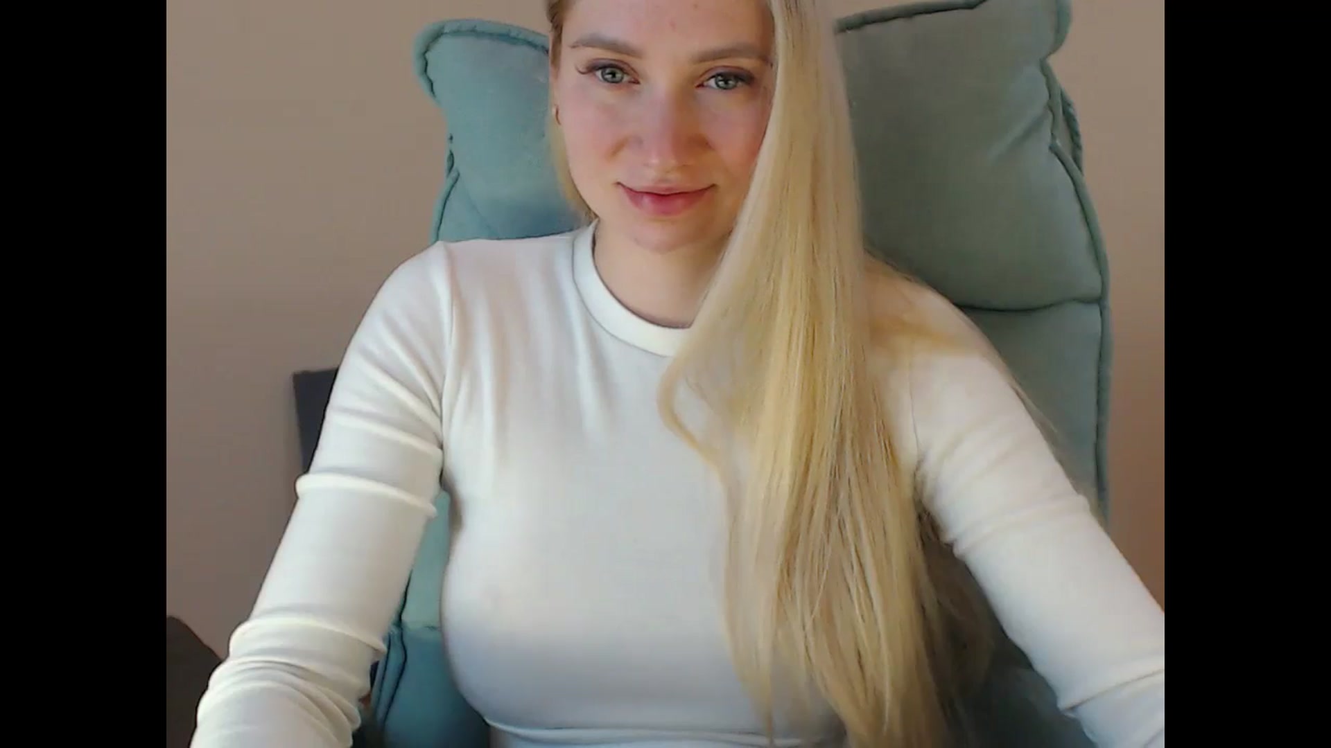 Gallery image thumbnail from Miss_Sylvia's myfreecams stream on, 05/01/2025, 14:41 image 13 of 20