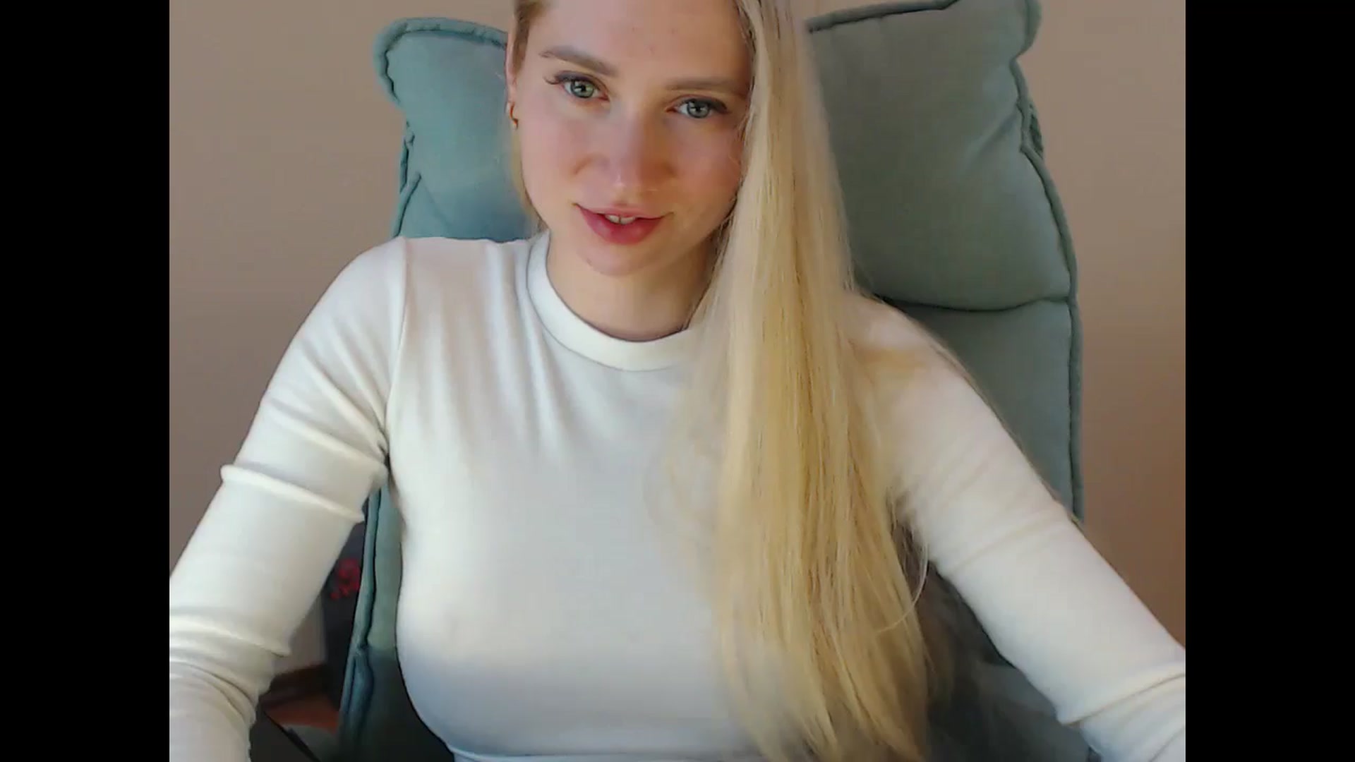 Gallery image thumbnail from Miss_Sylvia's myfreecams stream on, 05/01/2025, 14:41 image 19 of 20