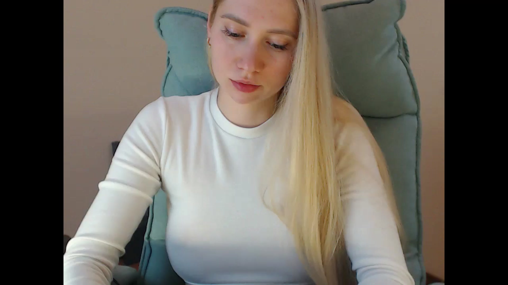Gallery image thumbnail from Miss_Sylvia's myfreecams stream on, 05/01/2025, 14:41 image 1 of 20