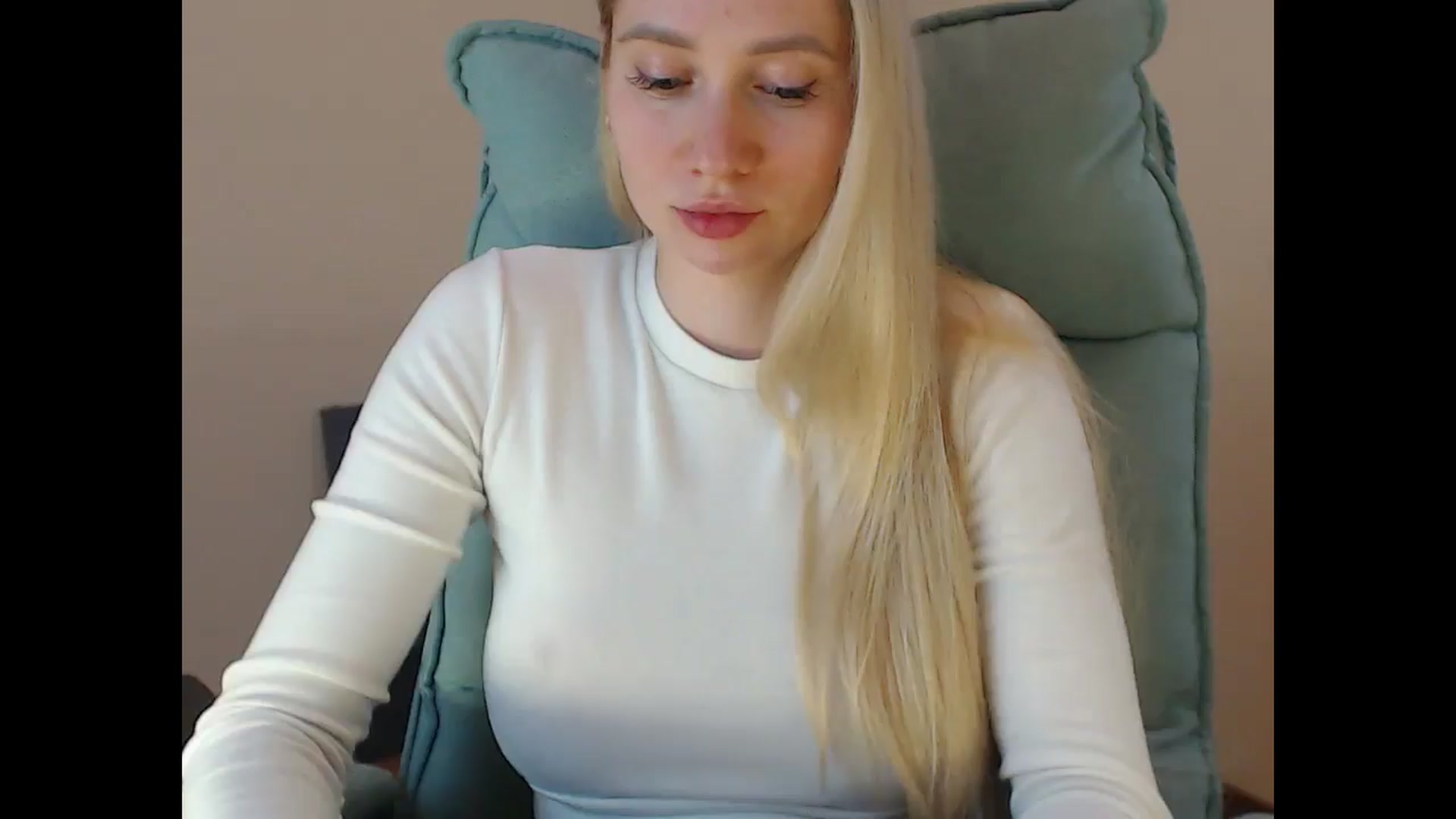 Gallery image thumbnail from Miss_Sylvia's myfreecams stream on, 05/01/2025, 14:41 image 10 of 20