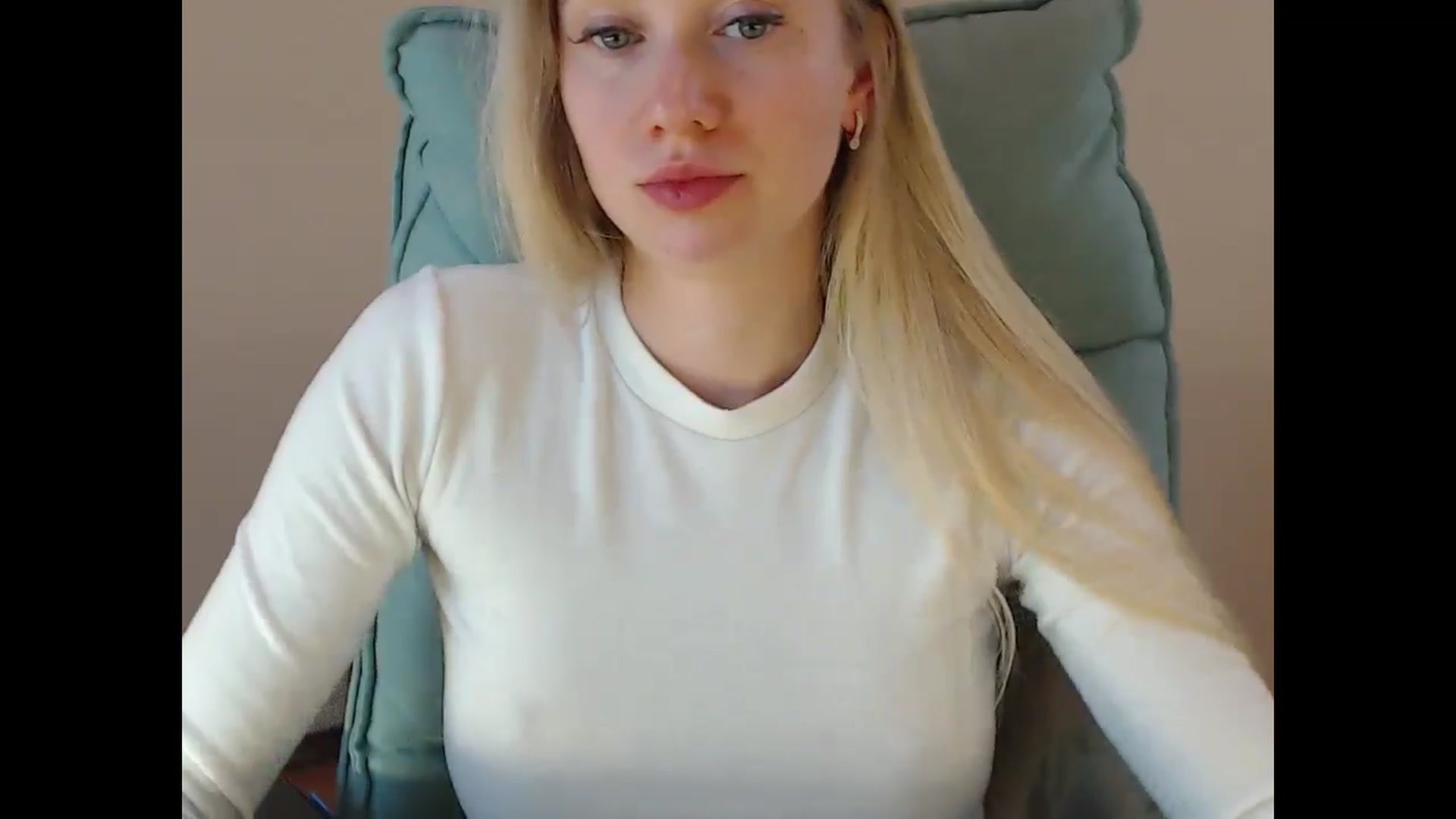 Gallery image thumbnail from Miss_Sylvia's myfreecams stream on, 05/01/2025, 15:06 image 18 of 20