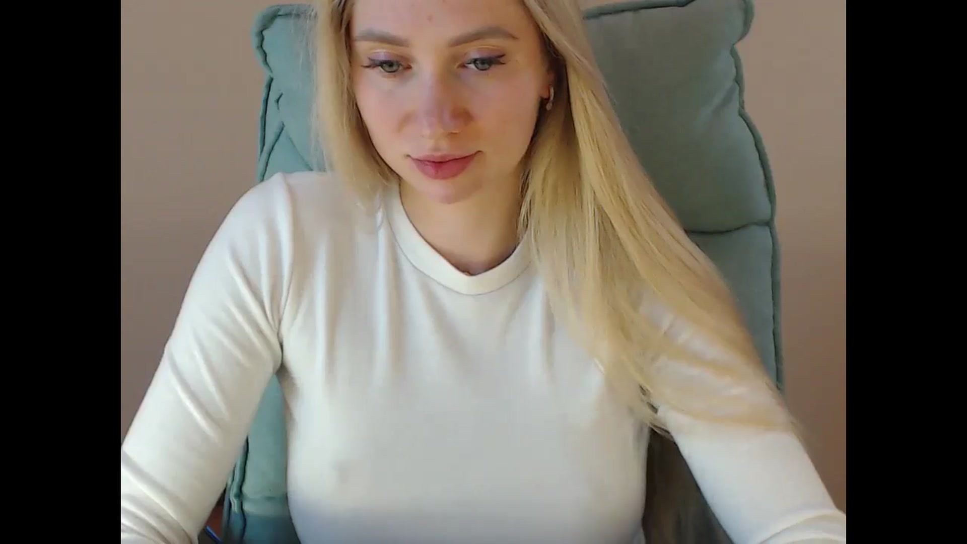 Gallery image thumbnail from Miss_Sylvia's myfreecams stream on, 05/01/2025, 15:06 image 20 of 20