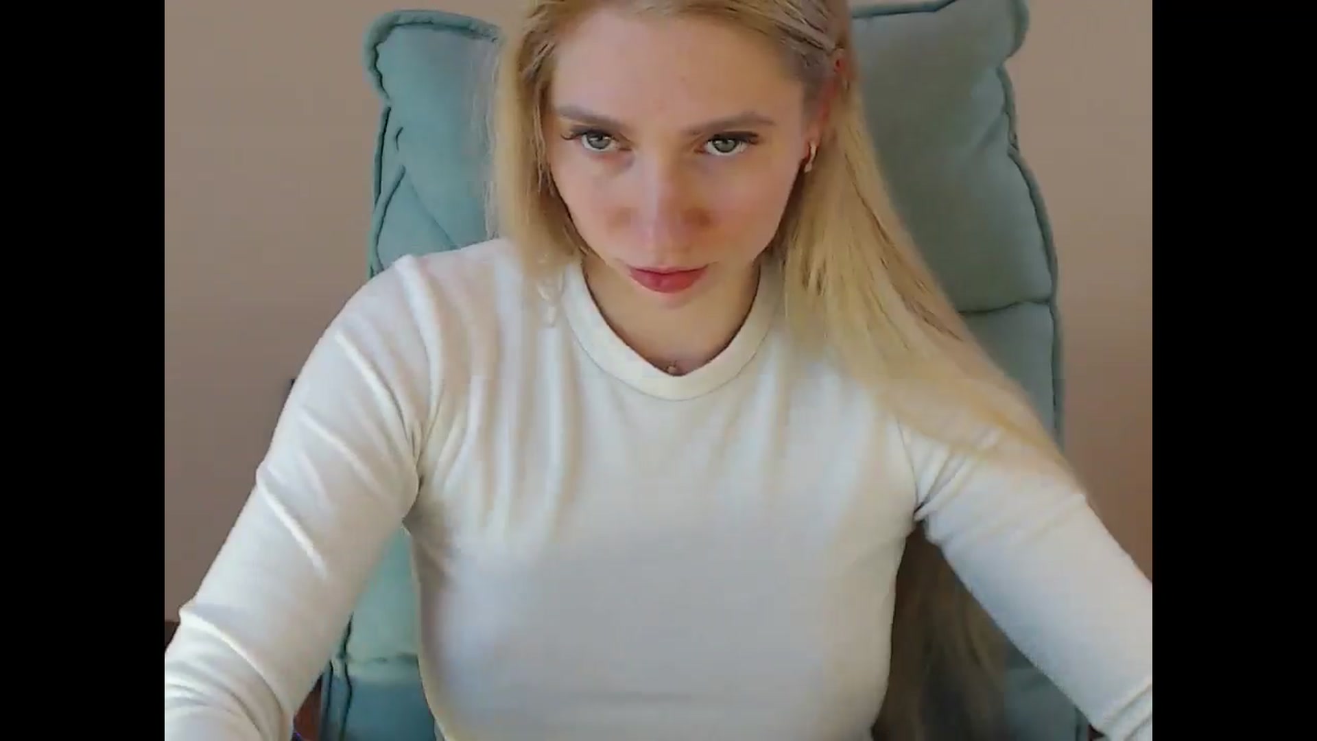 Gallery image thumbnail from Miss_Sylvia's myfreecams stream on, 05/01/2025, 15:06 image 11 of 20