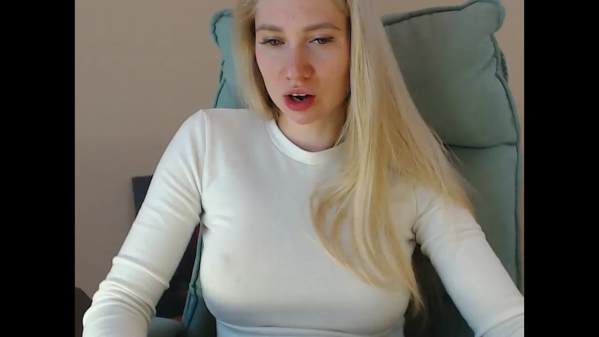 Gallery image thumbnail from Miss_Sylvia's myfreecams stream on, 05/01/2025, 18:04 image 16 of 20