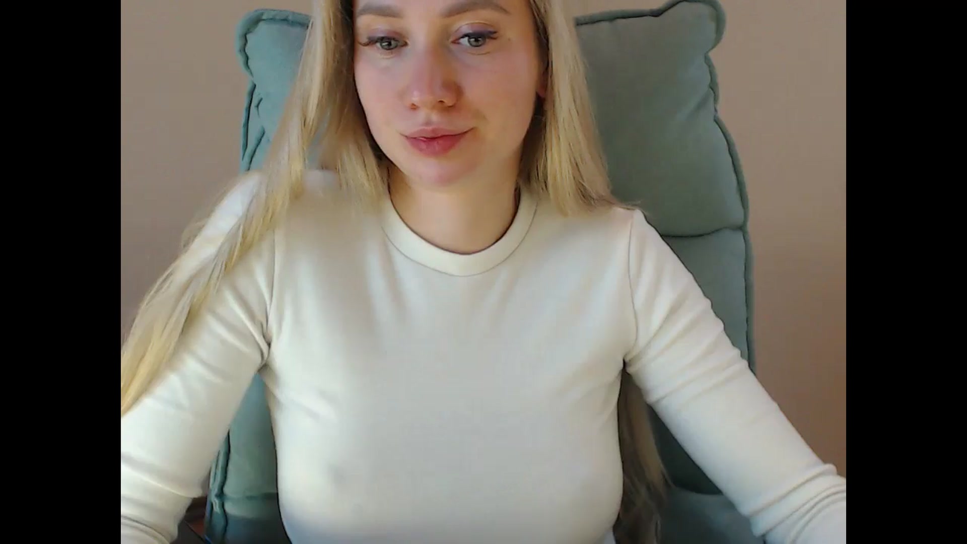 Gallery image thumbnail from Miss_Sylvia's myfreecams stream on, 05/01/2025, 18:04 image 20 of 20