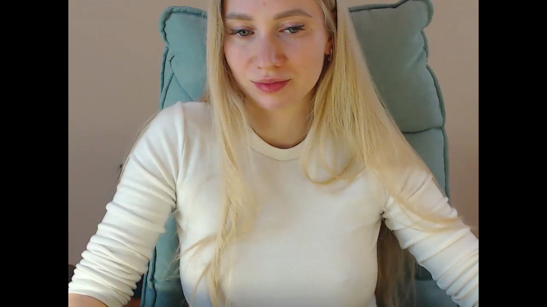 Gallery image thumbnail from Miss_Sylvia's myfreecams stream on, 05/02/2025, 17:52 image 12 of 20