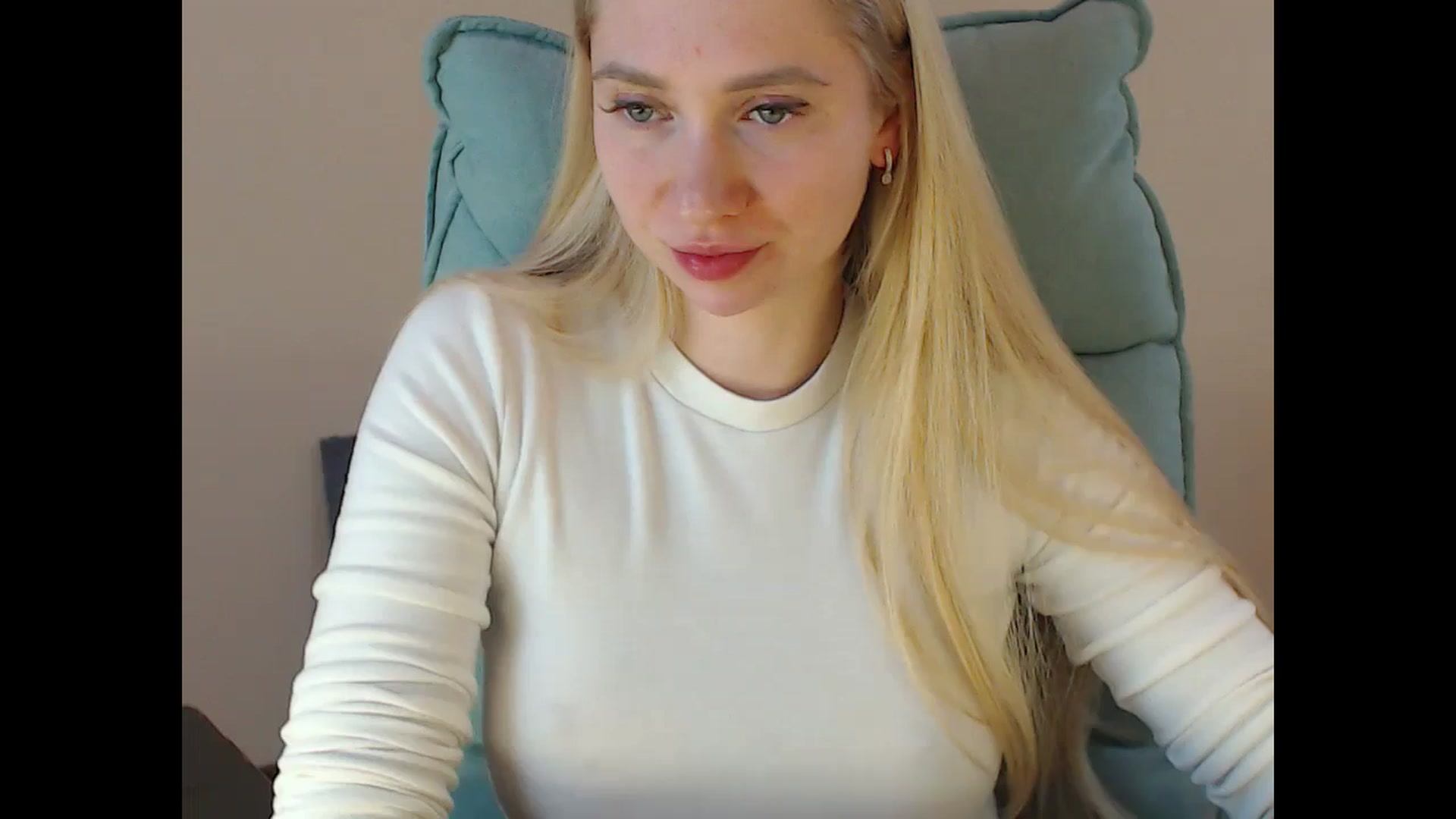 Gallery image thumbnail from Miss_Sylvia's myfreecams stream on, 05/02/2025, 17:52 image 17 of 20