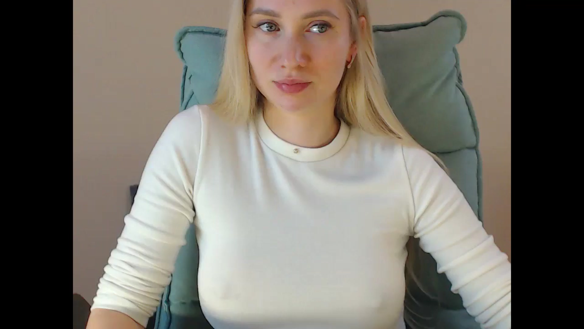 Gallery image thumbnail from Miss_Sylvia's myfreecams stream on, 05/02/2025, 18:24 image 1 of 20