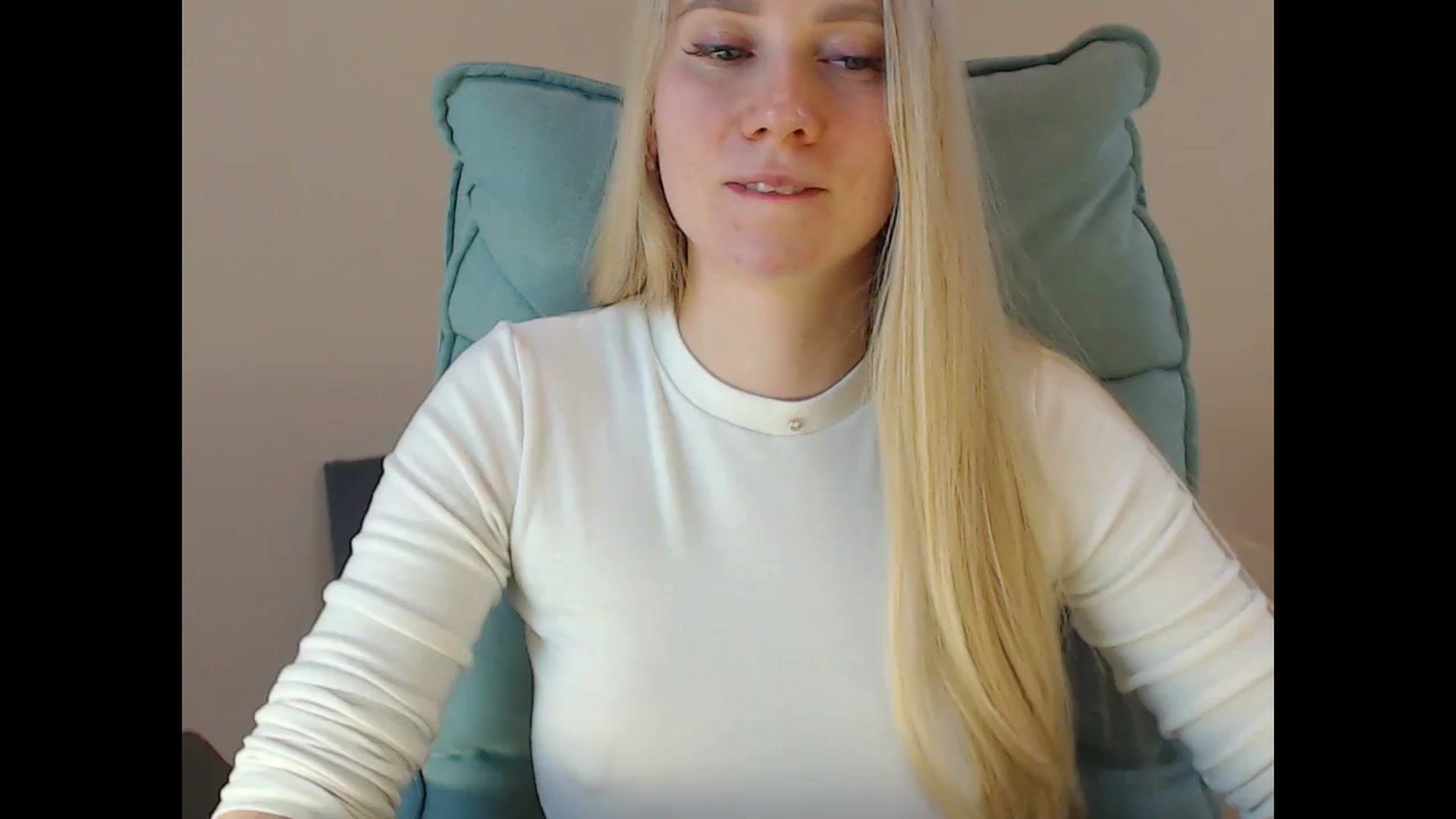 Gallery image thumbnail from Miss_Sylvia's myfreecams stream on, 05/02/2025, 18:24 image 17 of 20