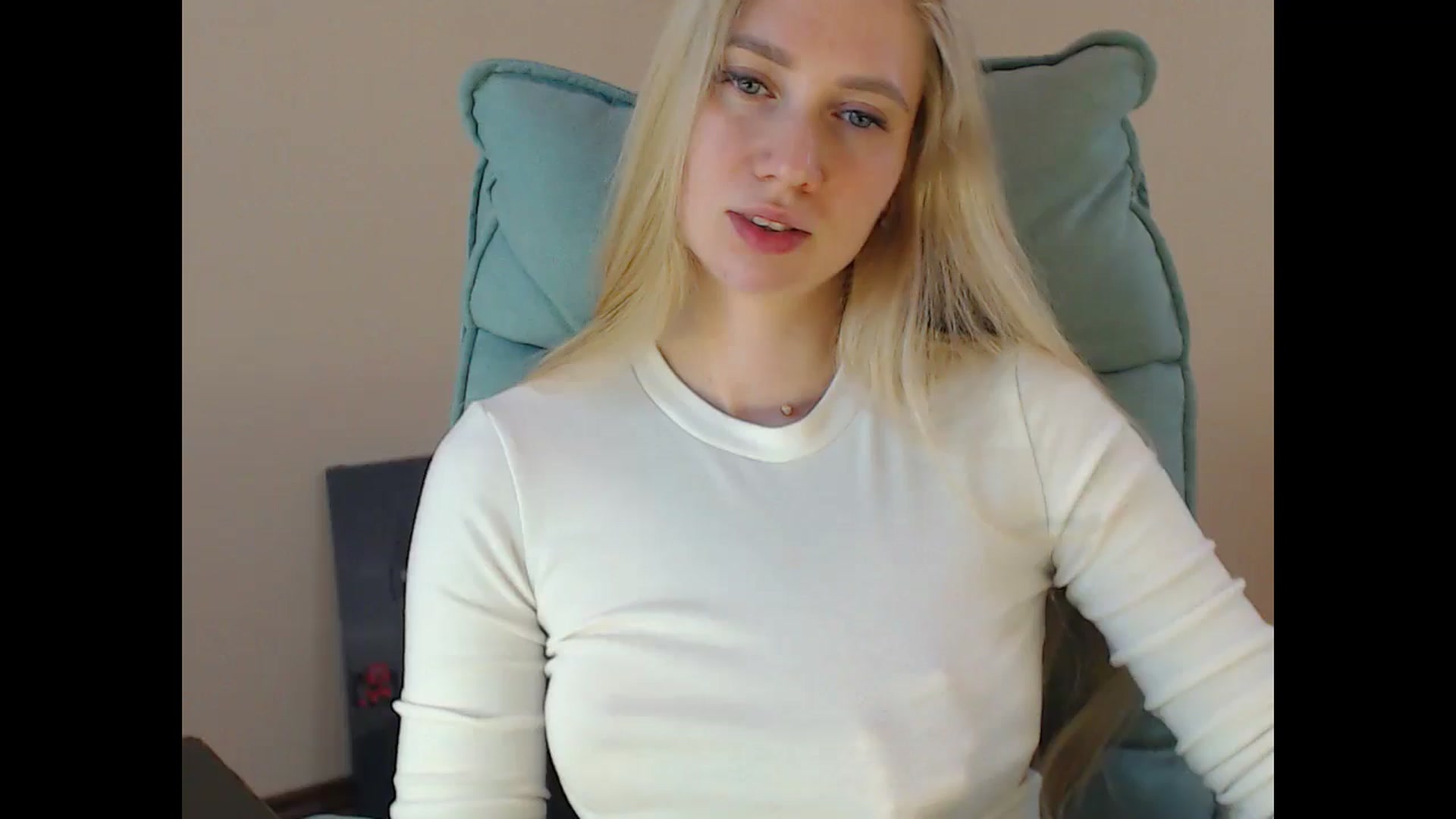 Gallery image thumbnail from Miss_Sylvia's myfreecams stream on, 05/02/2025, 19:09 image 5 of 20