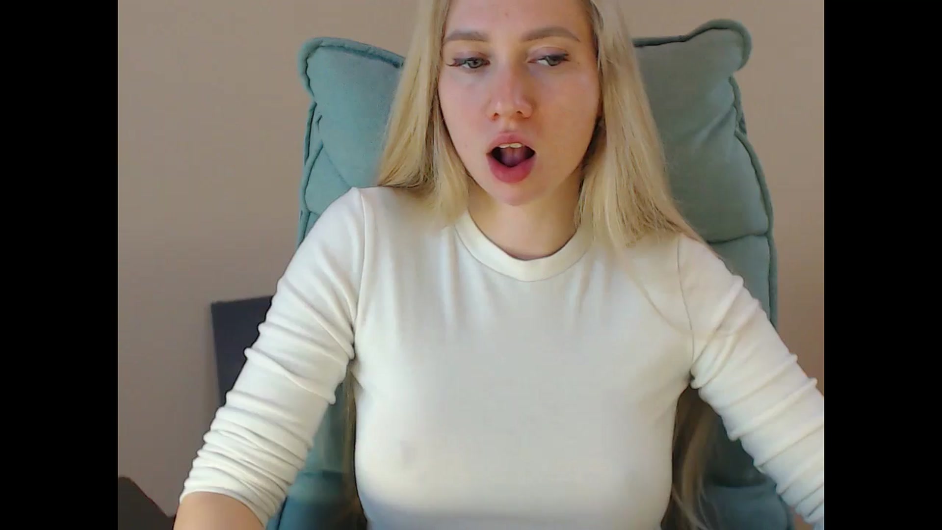 Gallery image thumbnail from Miss_Sylvia's myfreecams stream on, 05/02/2025, 19:09 image 2 of 20
